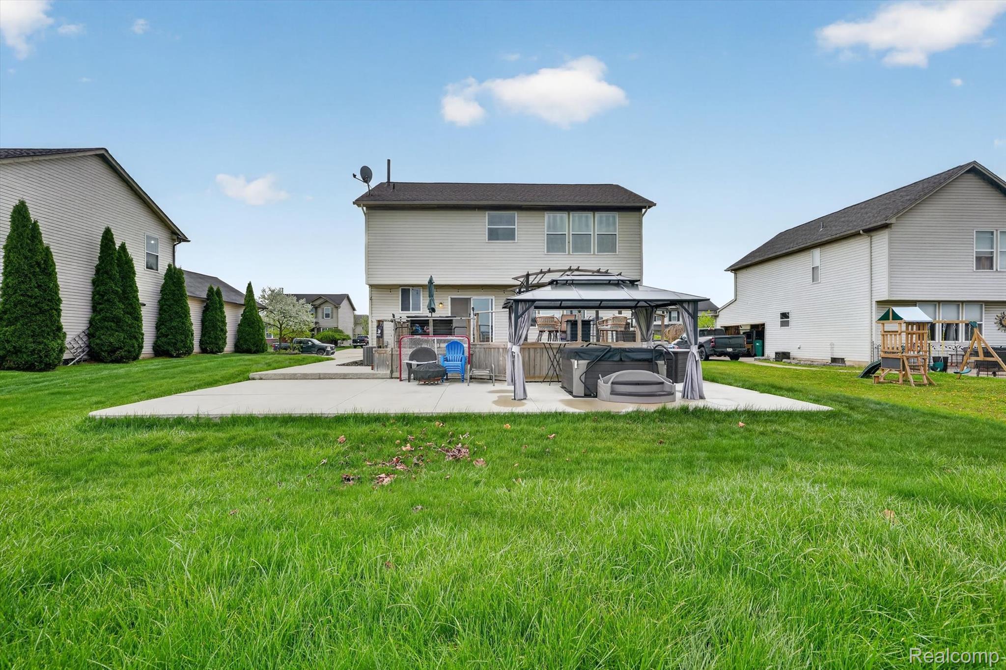 27735 E Mockingbird Drive