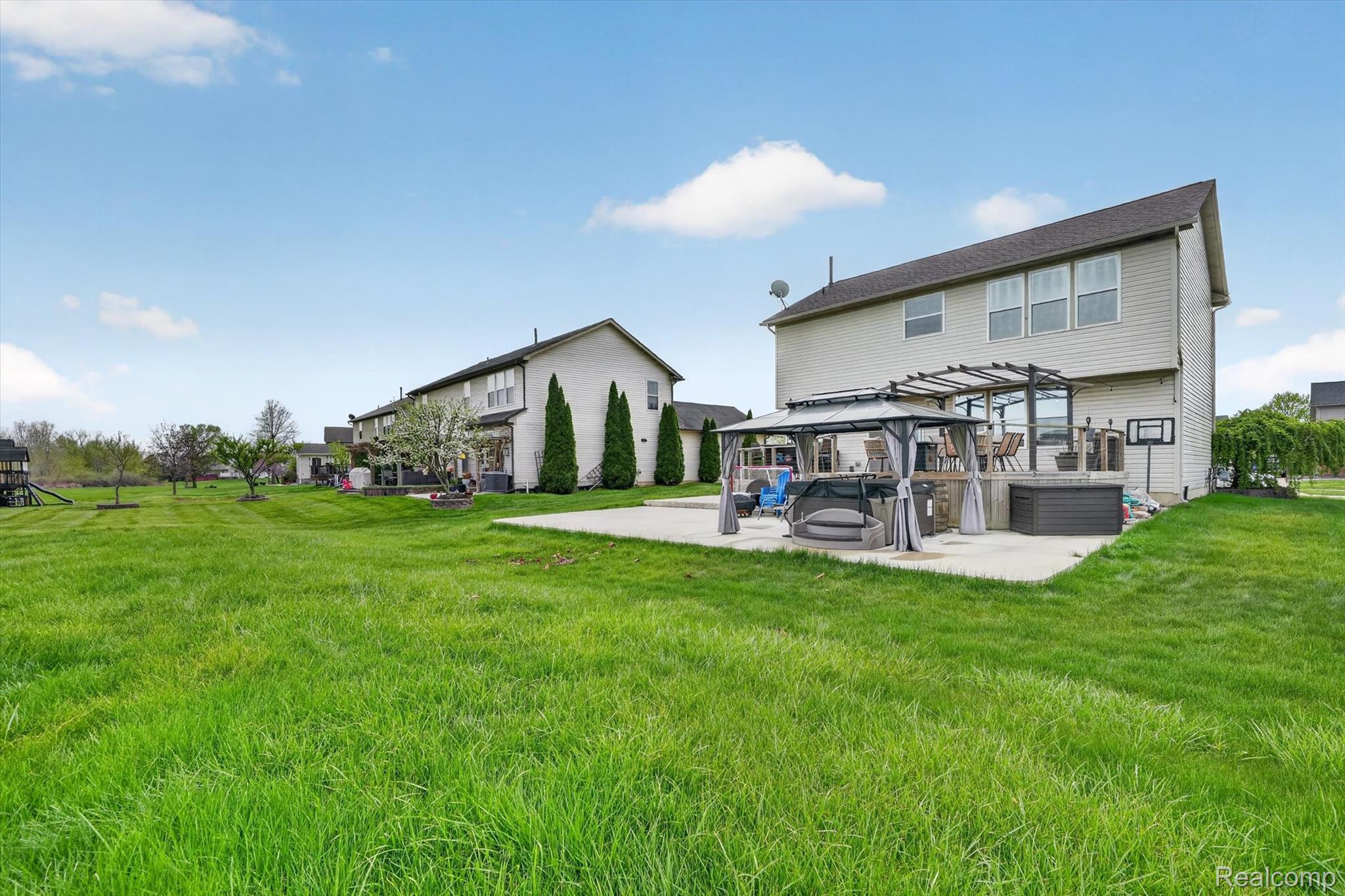 27735 E Mockingbird Drive