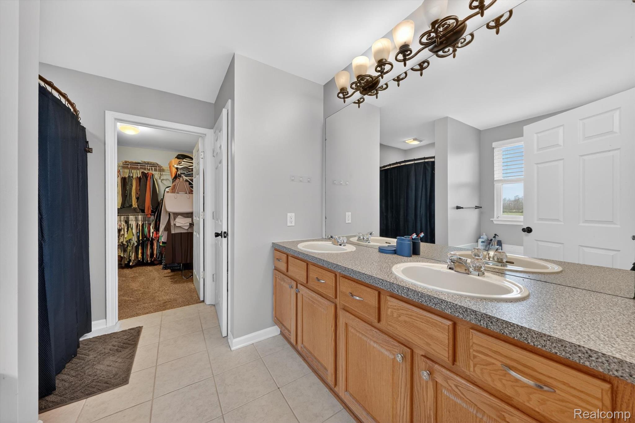 27735 E Mockingbird Drive