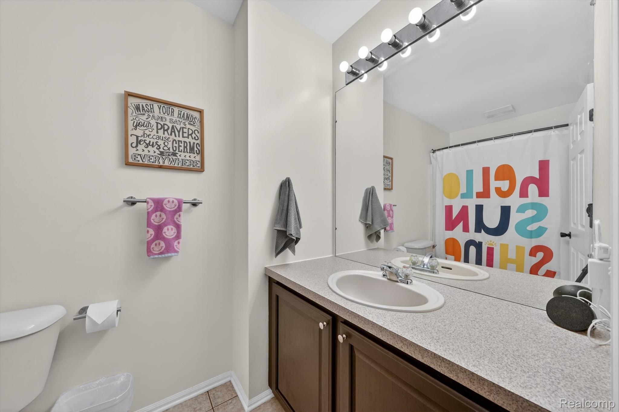 27735 E Mockingbird Drive