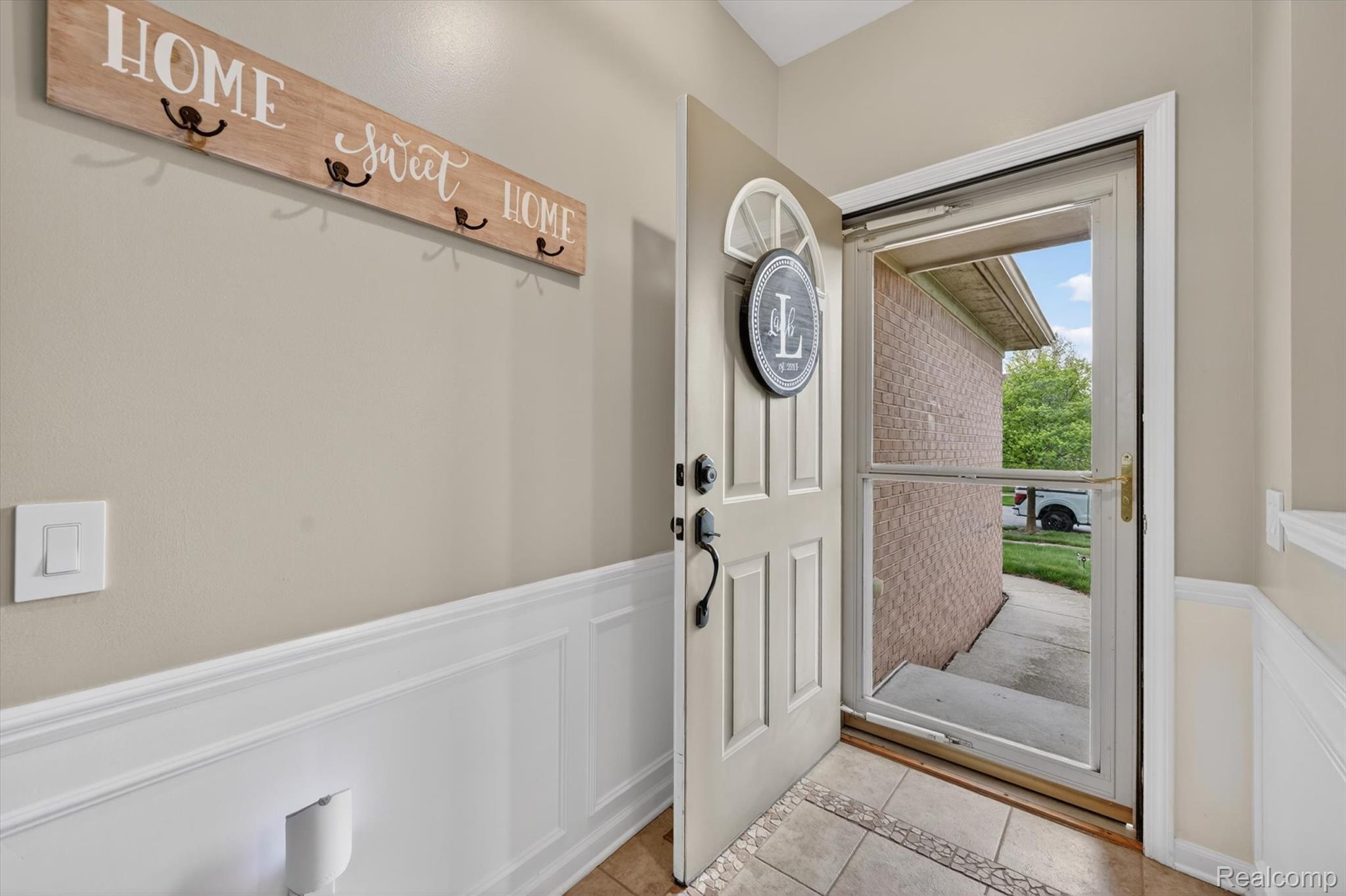 27735 E Mockingbird Drive