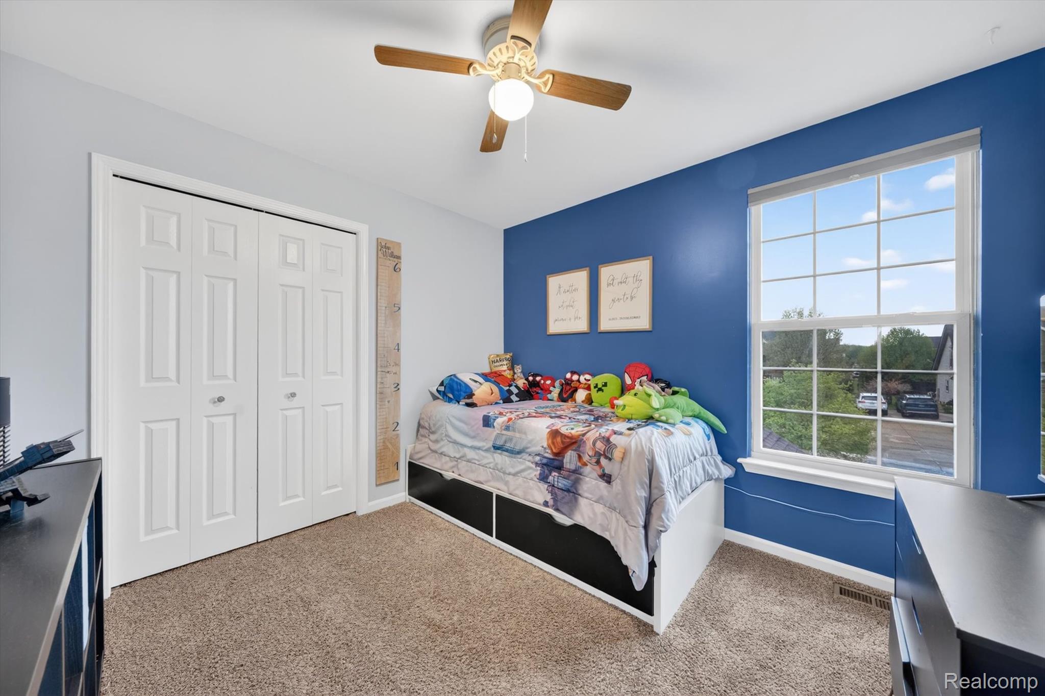 27735 E Mockingbird Drive