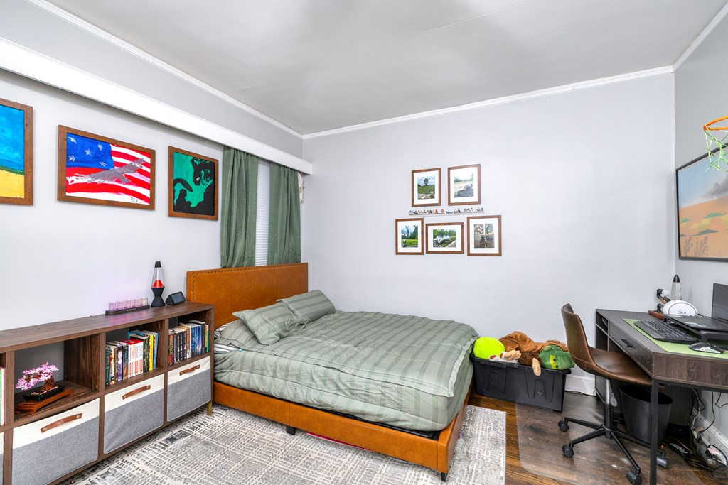 109 Mood Avenue