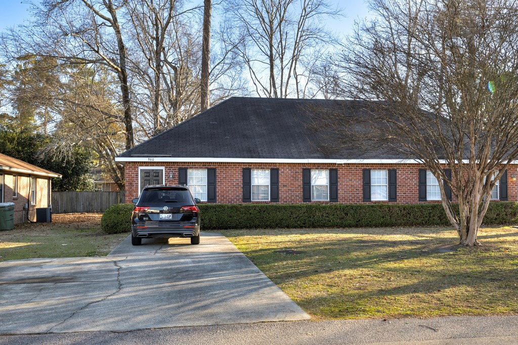 960 Jessamine Trail