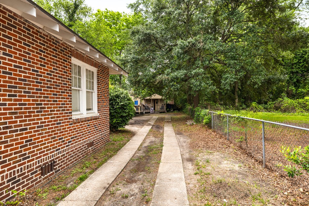13 Crescent Ave