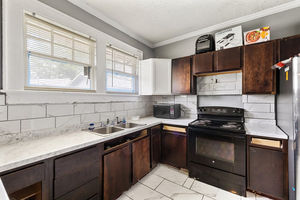 13 Crescent Ave