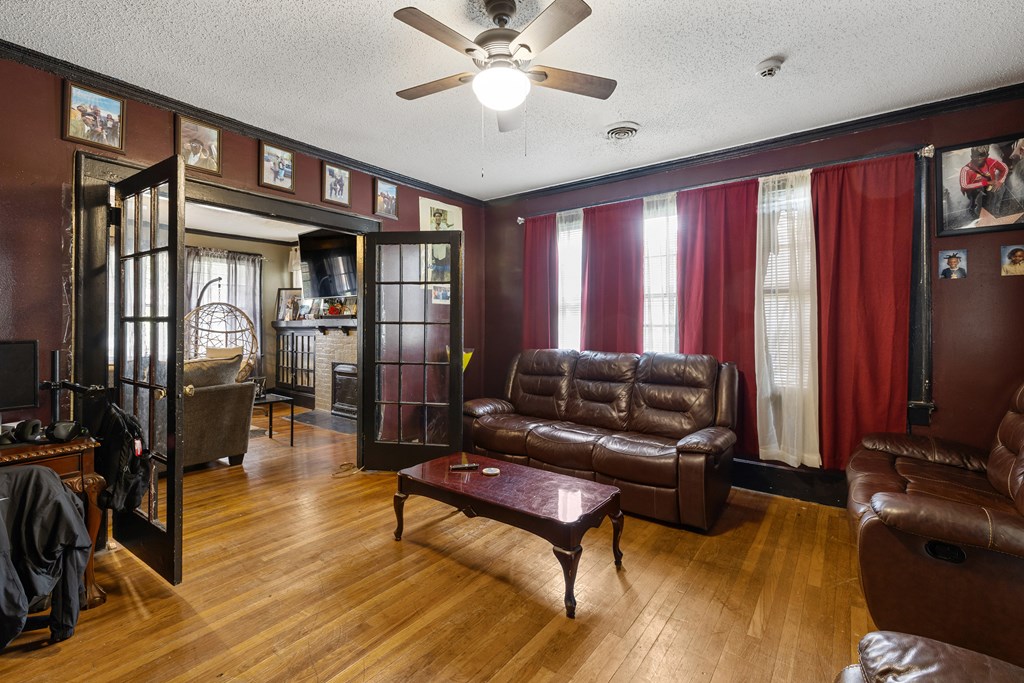 13 Crescent Ave