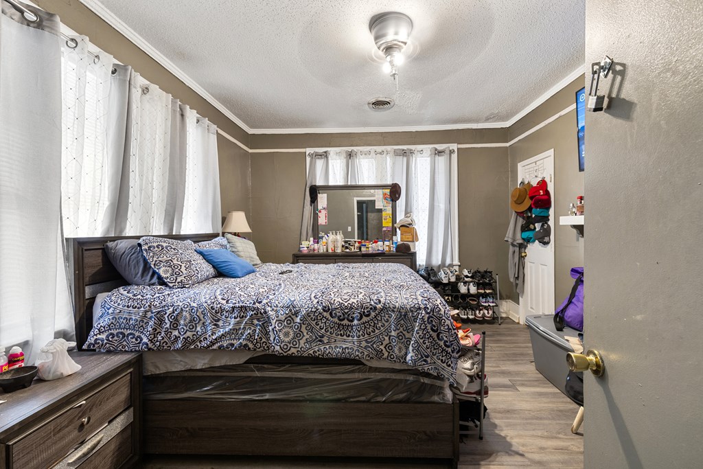 13 Crescent Ave