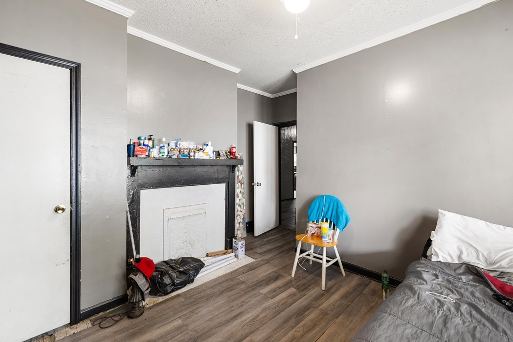 13 Crescent Ave