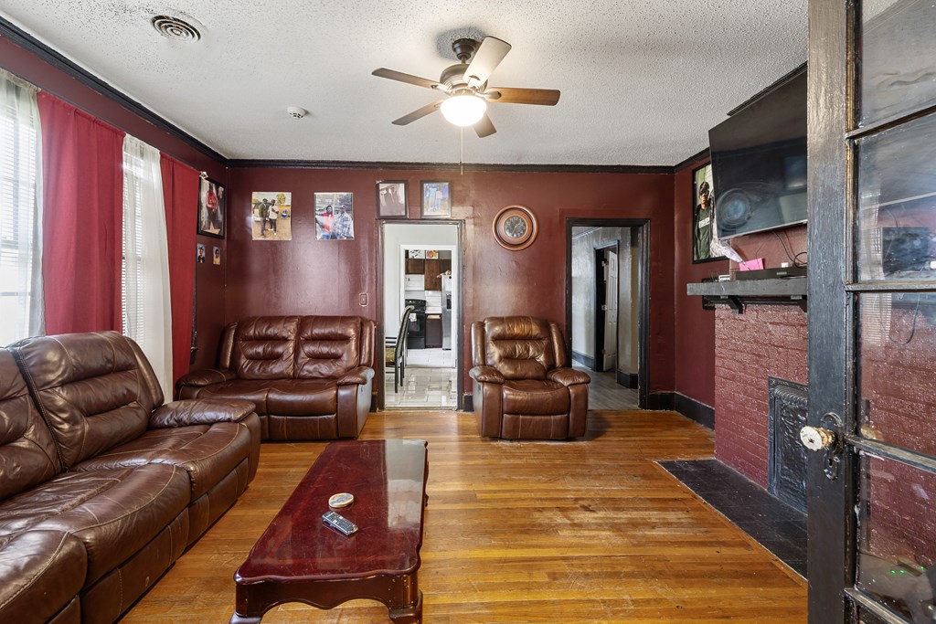 13 Crescent Ave