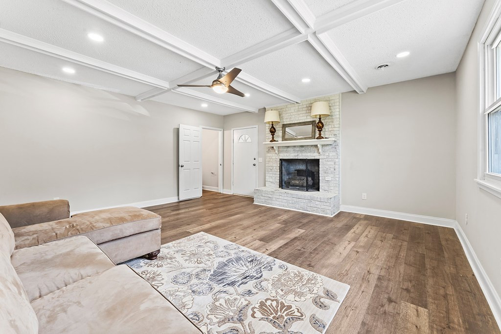528 Kingsbury