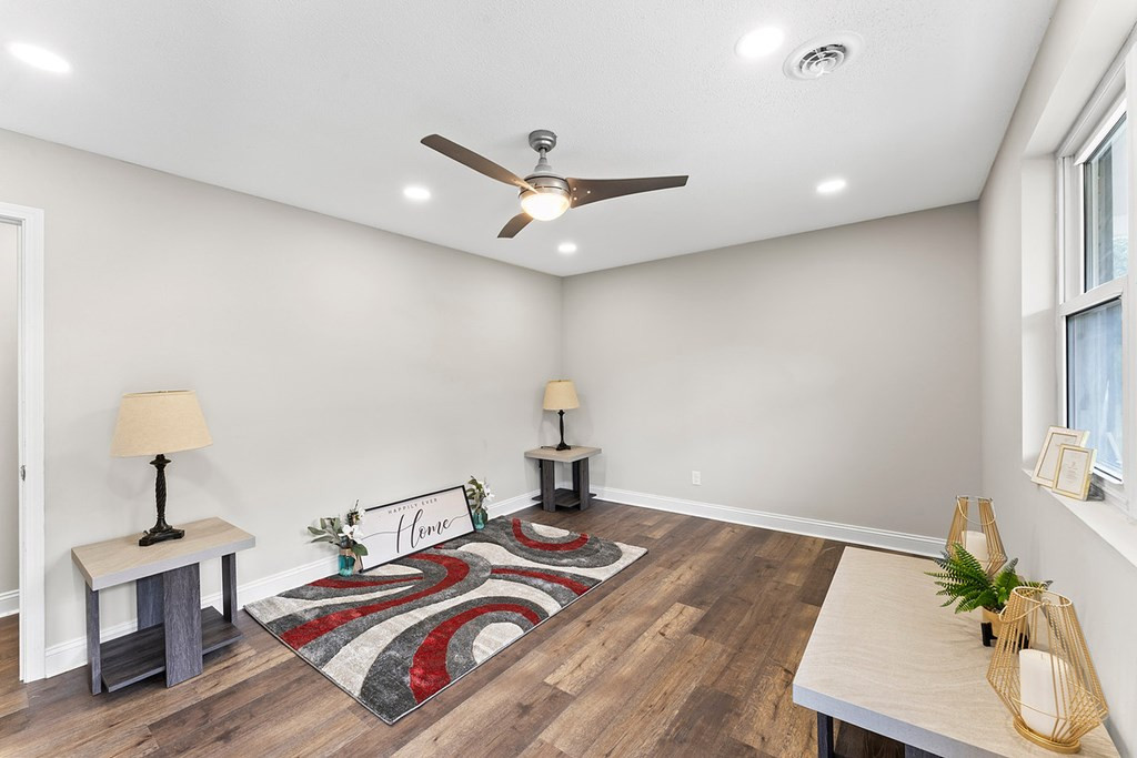 528 Kingsbury