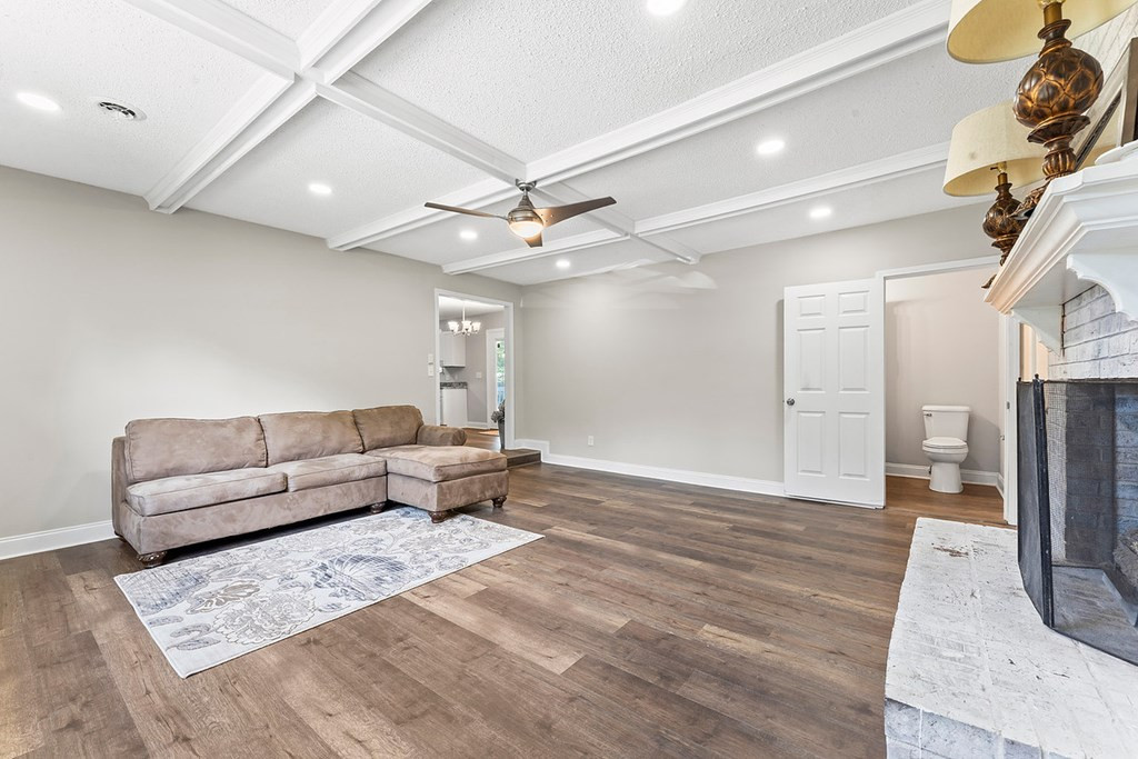528 Kingsbury