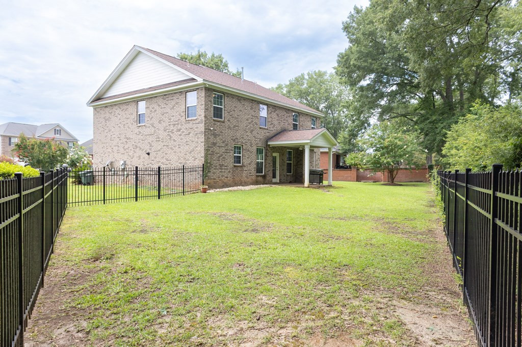1915 Adirondack Ct