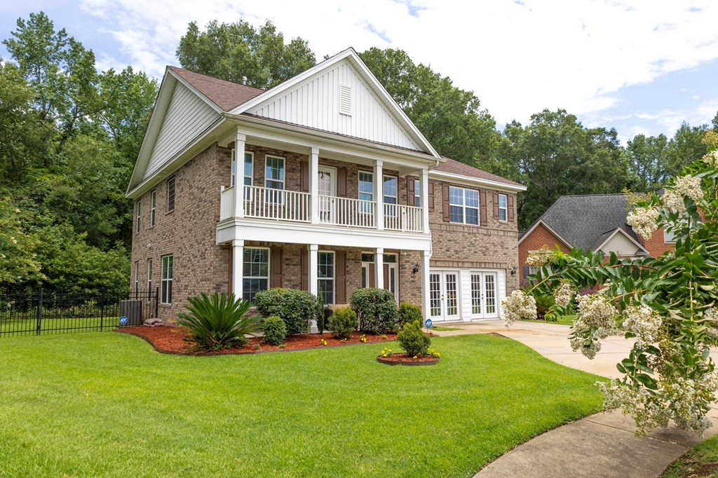 1915 Adirondack Ct