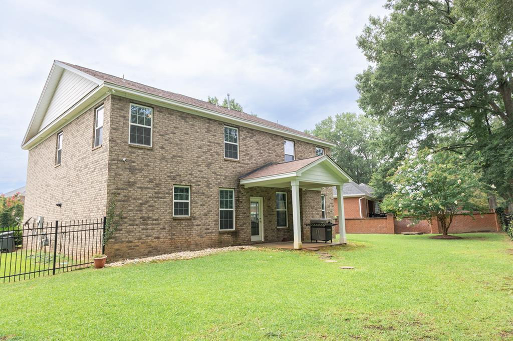 1915 Adirondack Ct