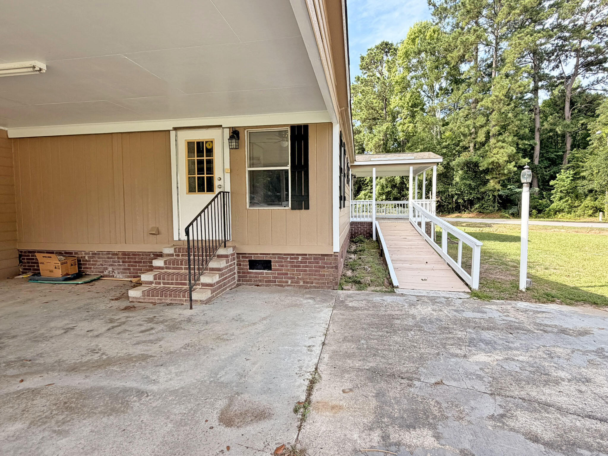 2262 Bob White Drive