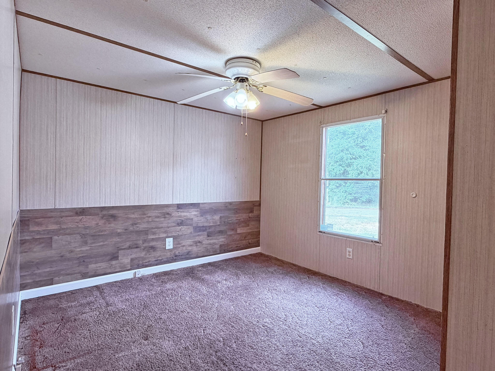 2262 Bob White Drive