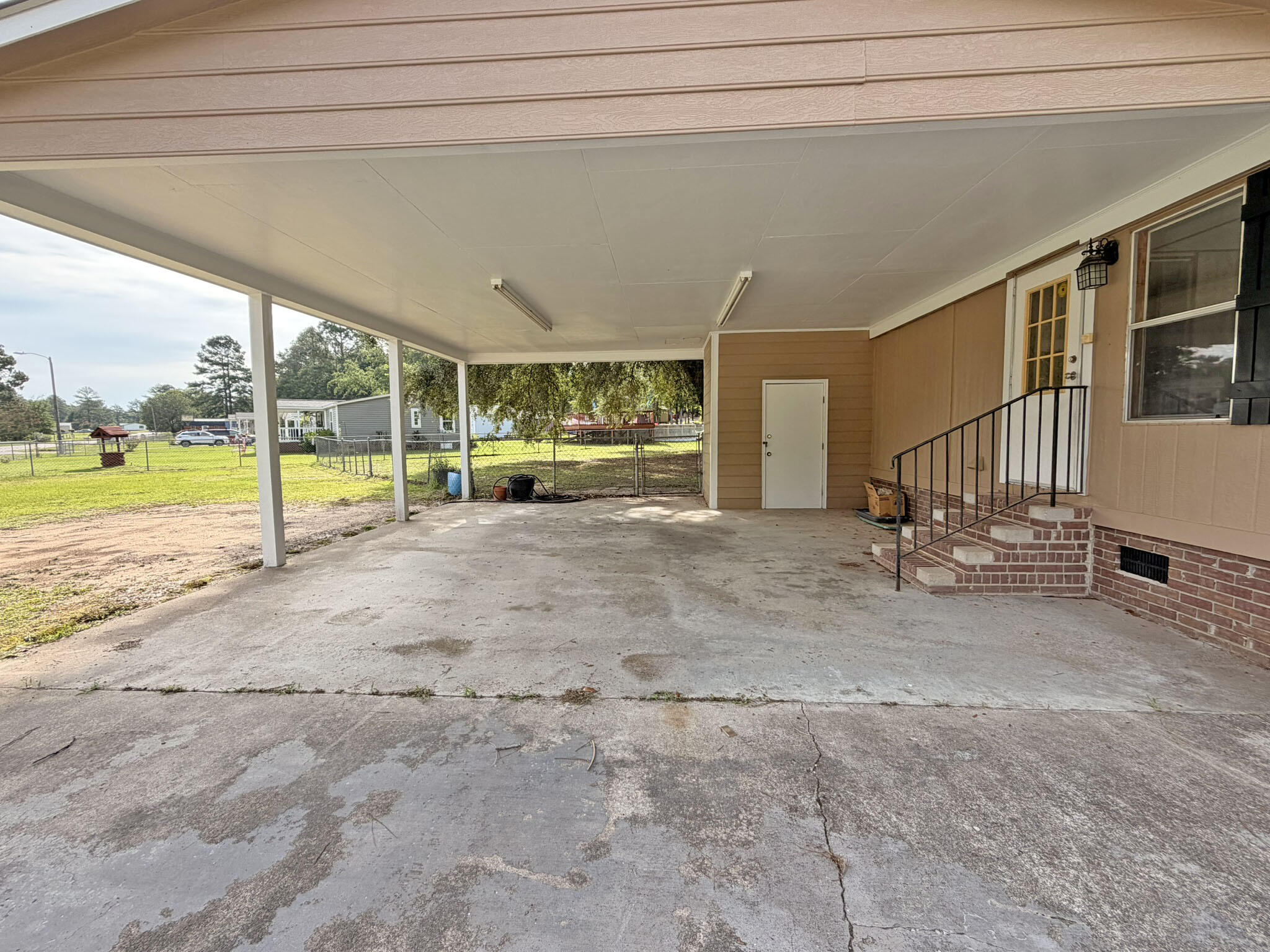 2262 Bob White Drive