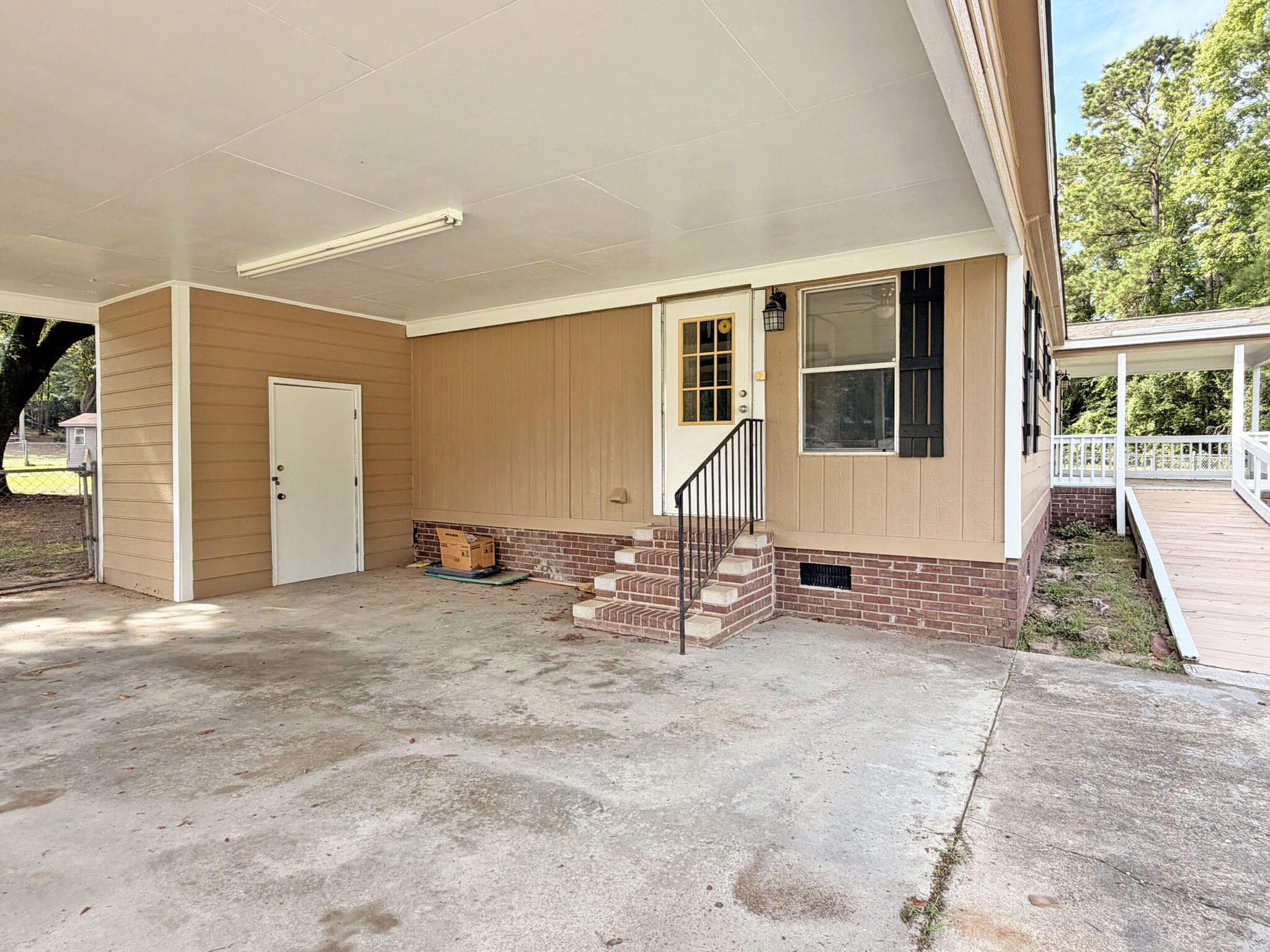2262 Bob White Drive