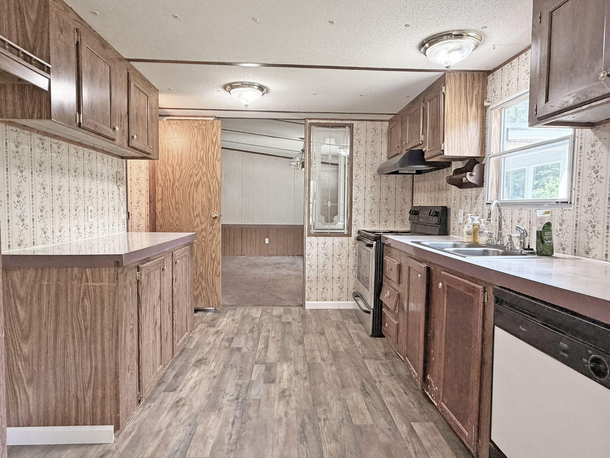 2262 Bob White Drive