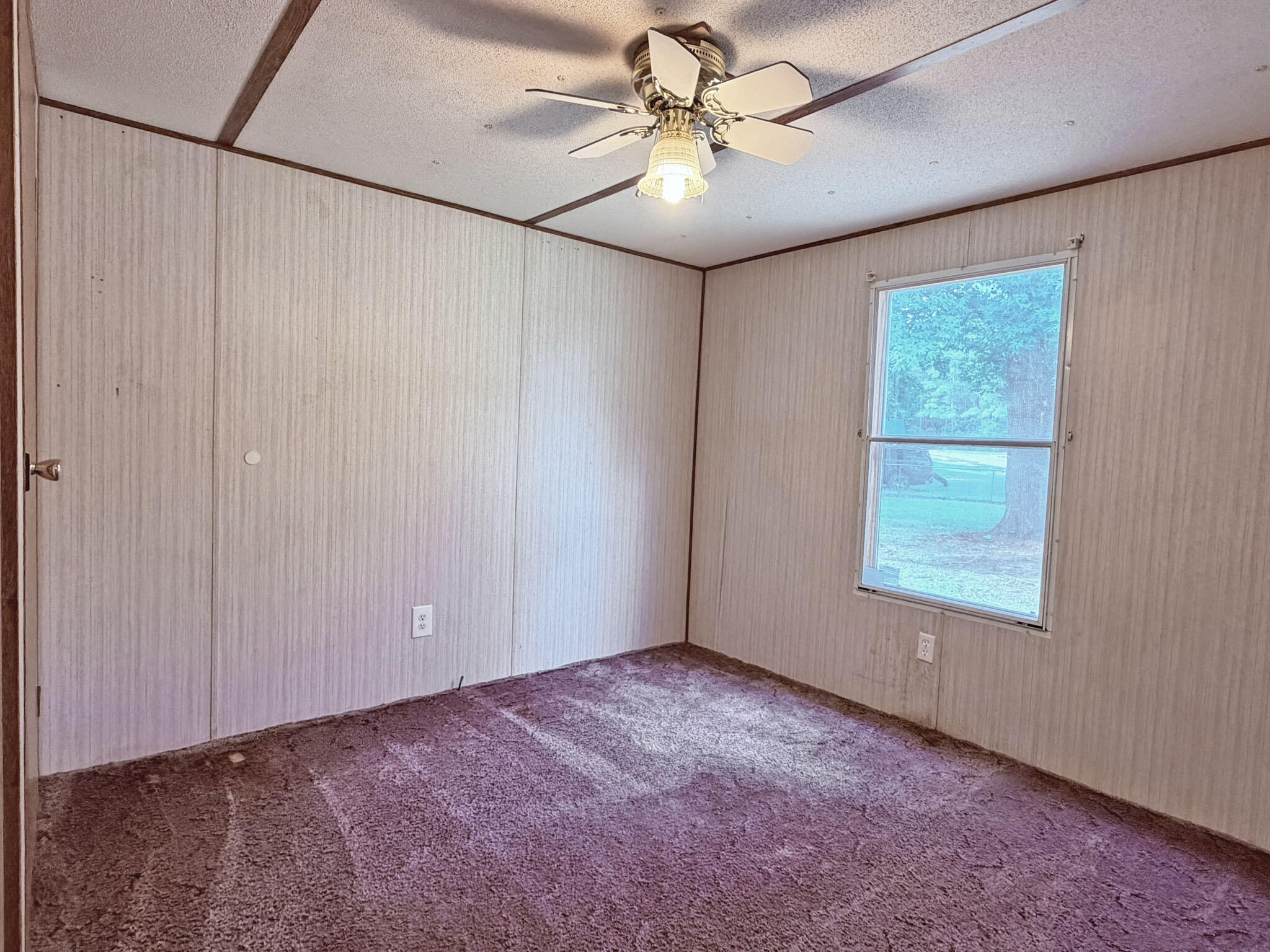 2262 Bob White Drive
