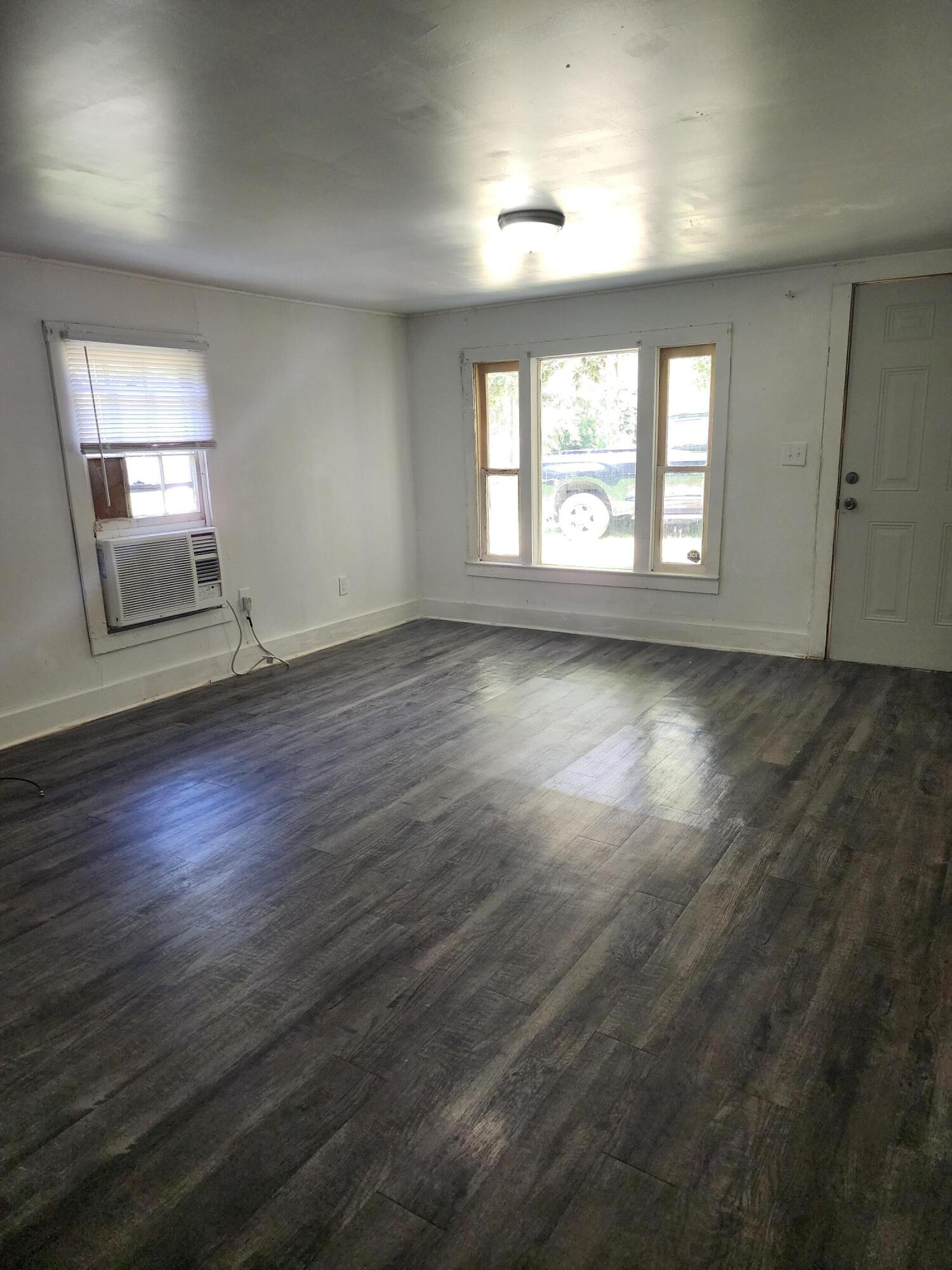 513 Elm Street