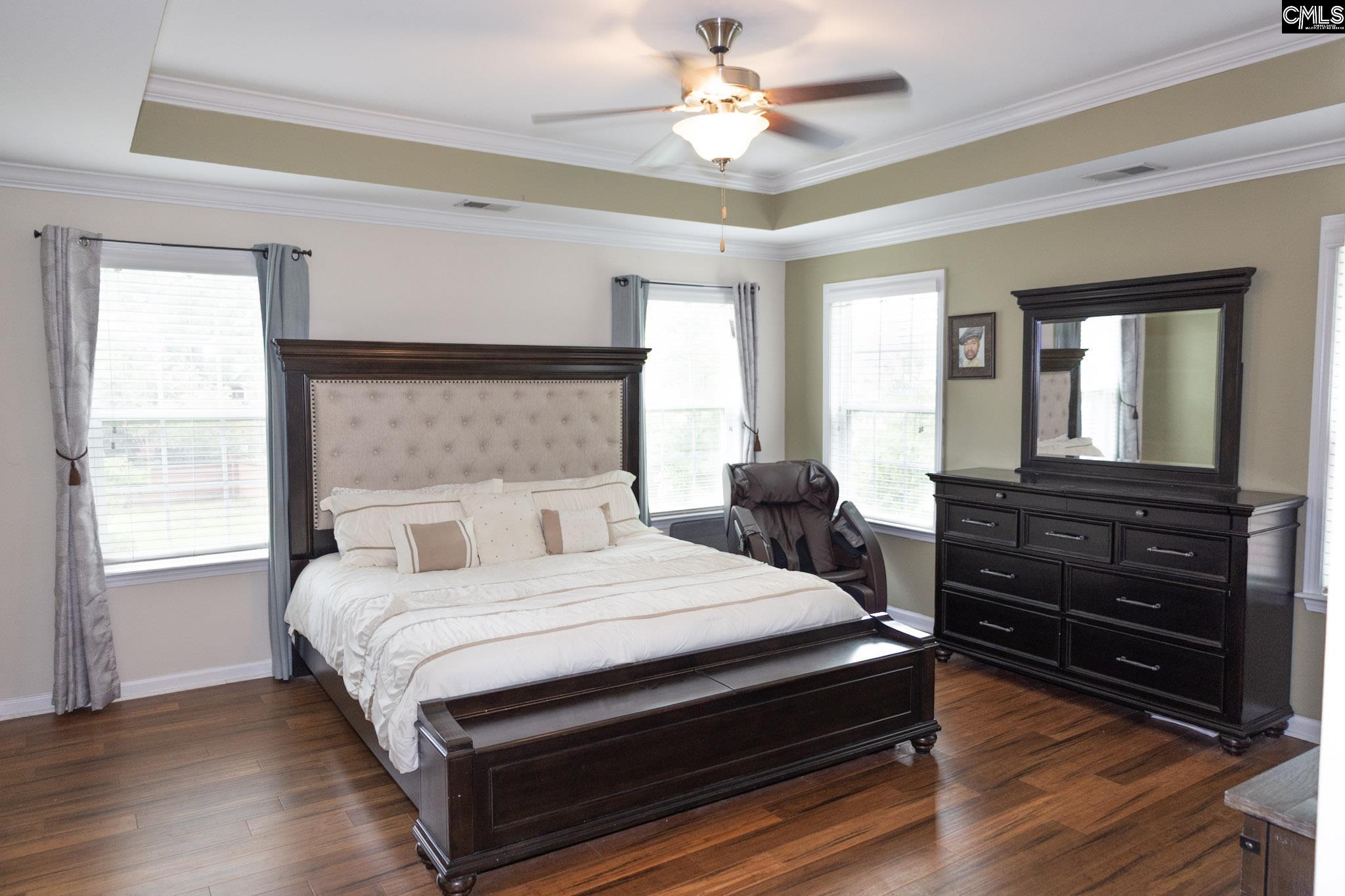1915 Adirondack Court