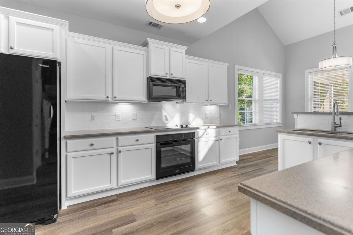 1100 Mira Vista Cove