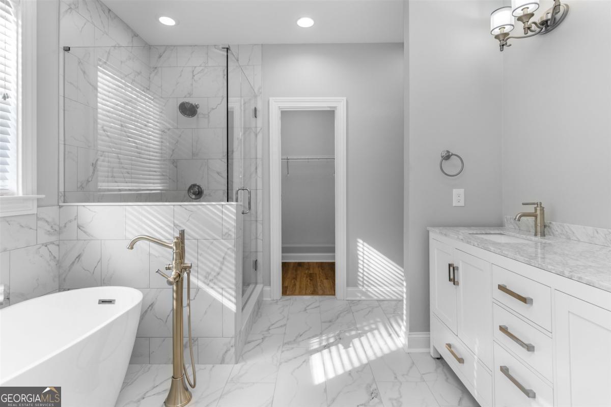 1100 Mira Vista Cove