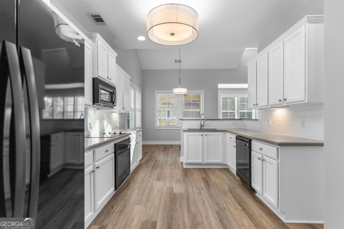 1100 Mira Vista Cove