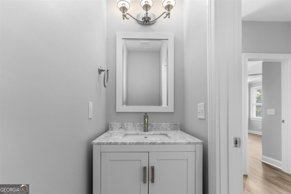 1100 Mira Vista Cove