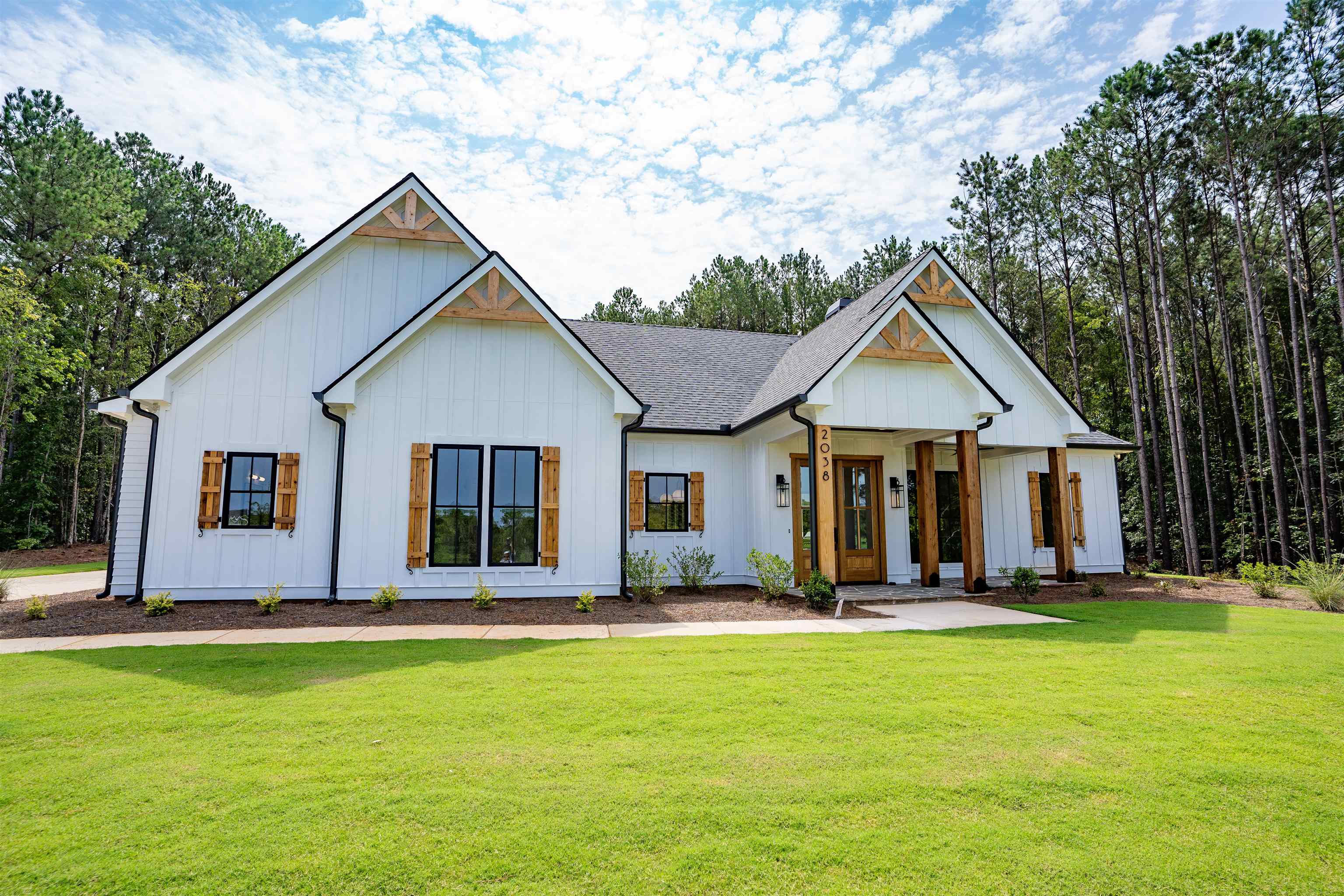 2038 CLEARWATER DRIVE