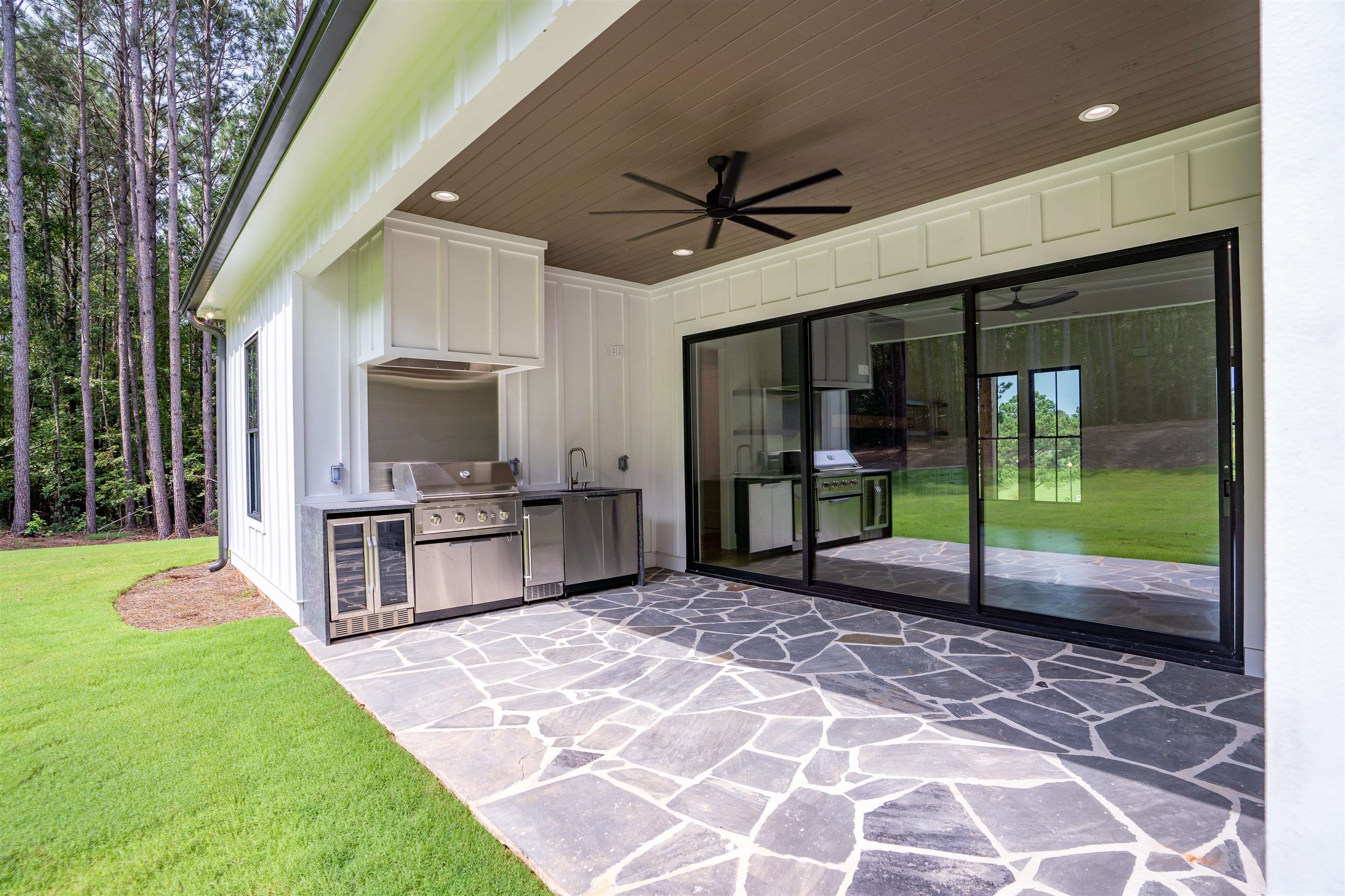 2038 CLEARWATER DRIVE