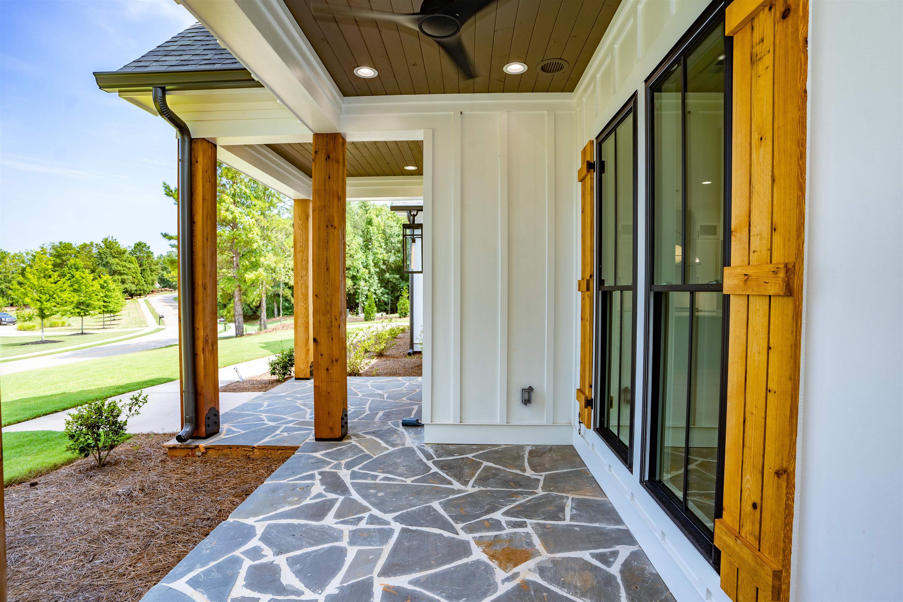 2038 CLEARWATER DRIVE