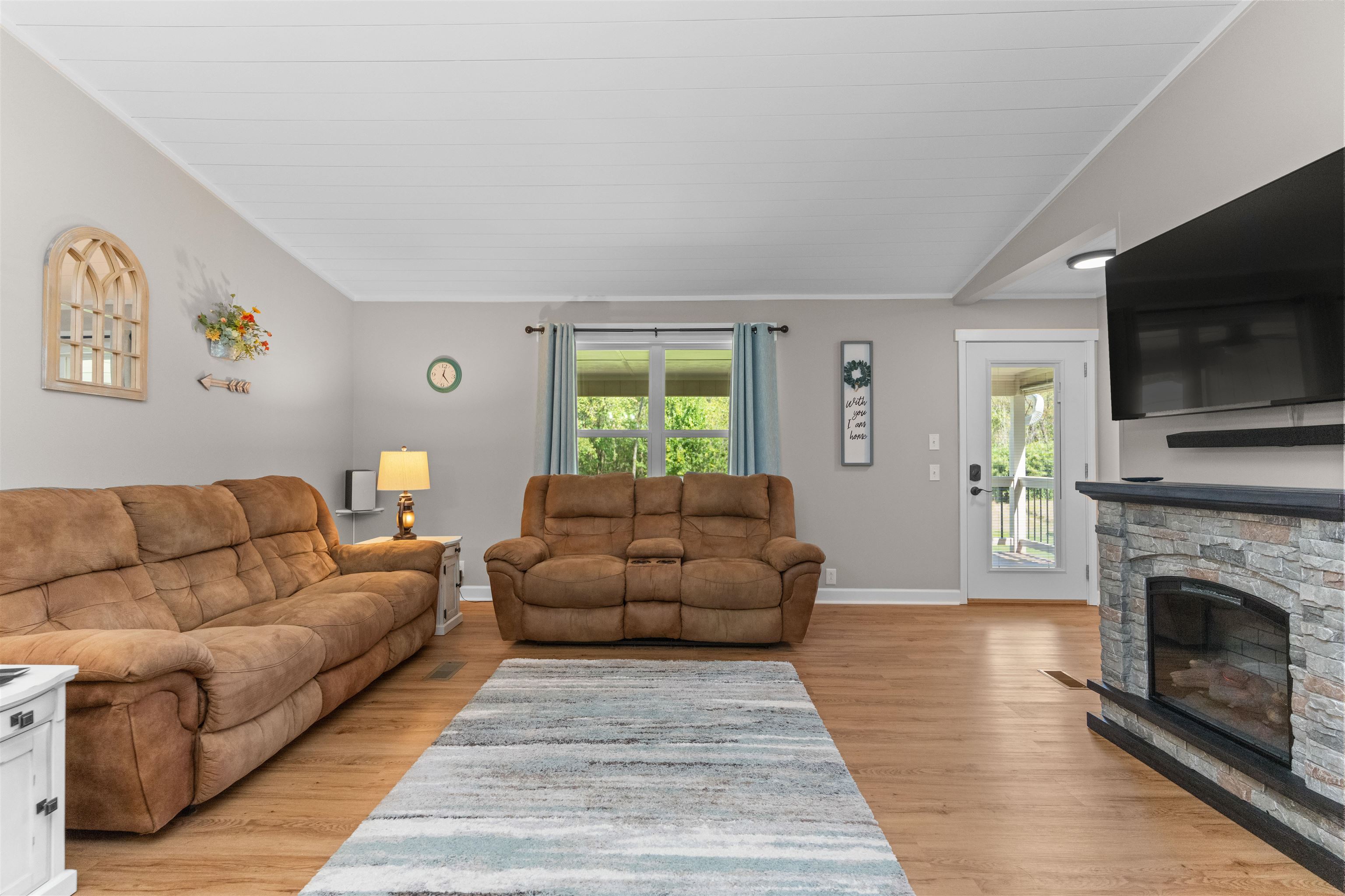 1571 INDIAN WOODS DRIVE