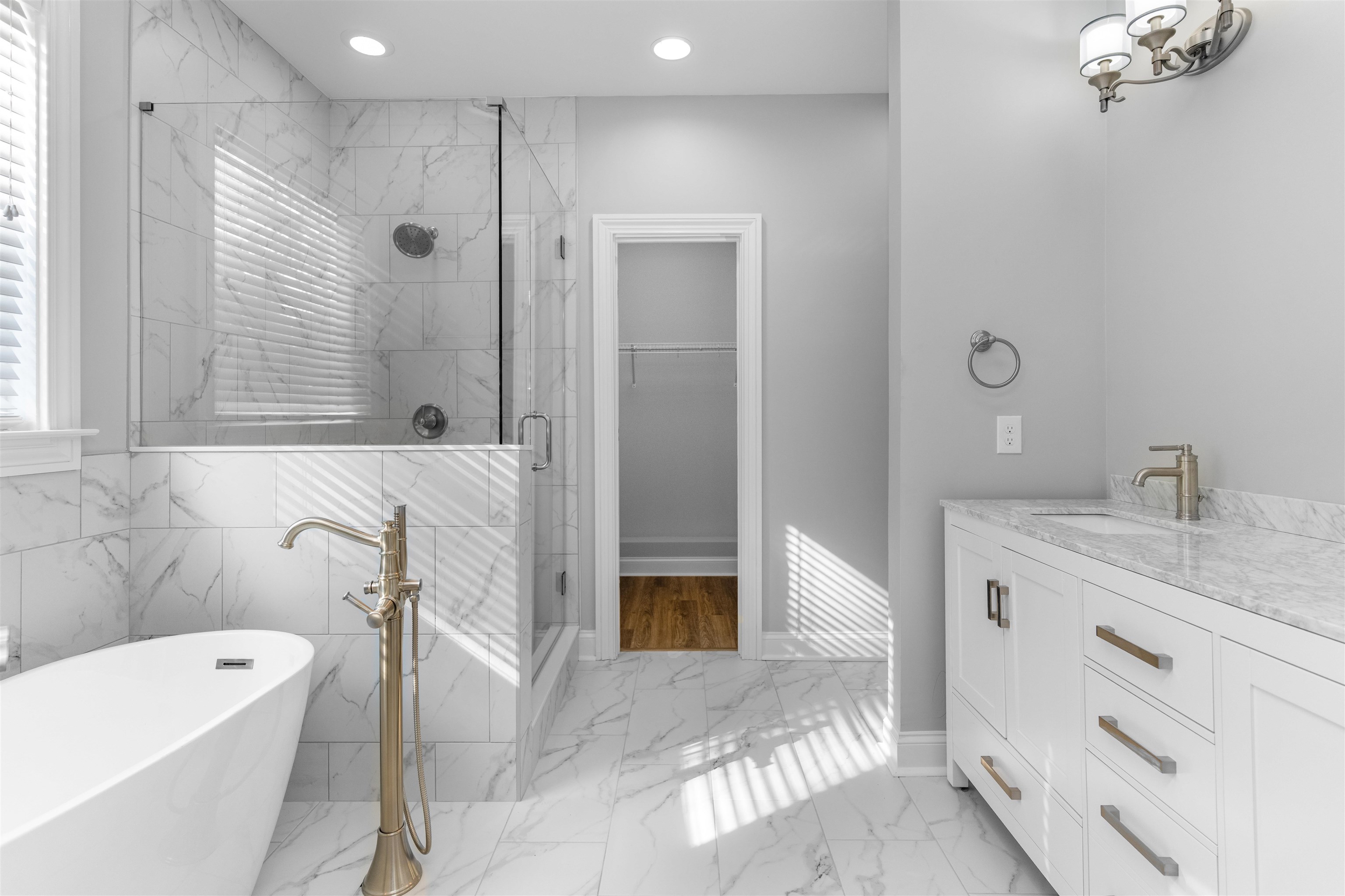 1100 MIRA VISTA COVE