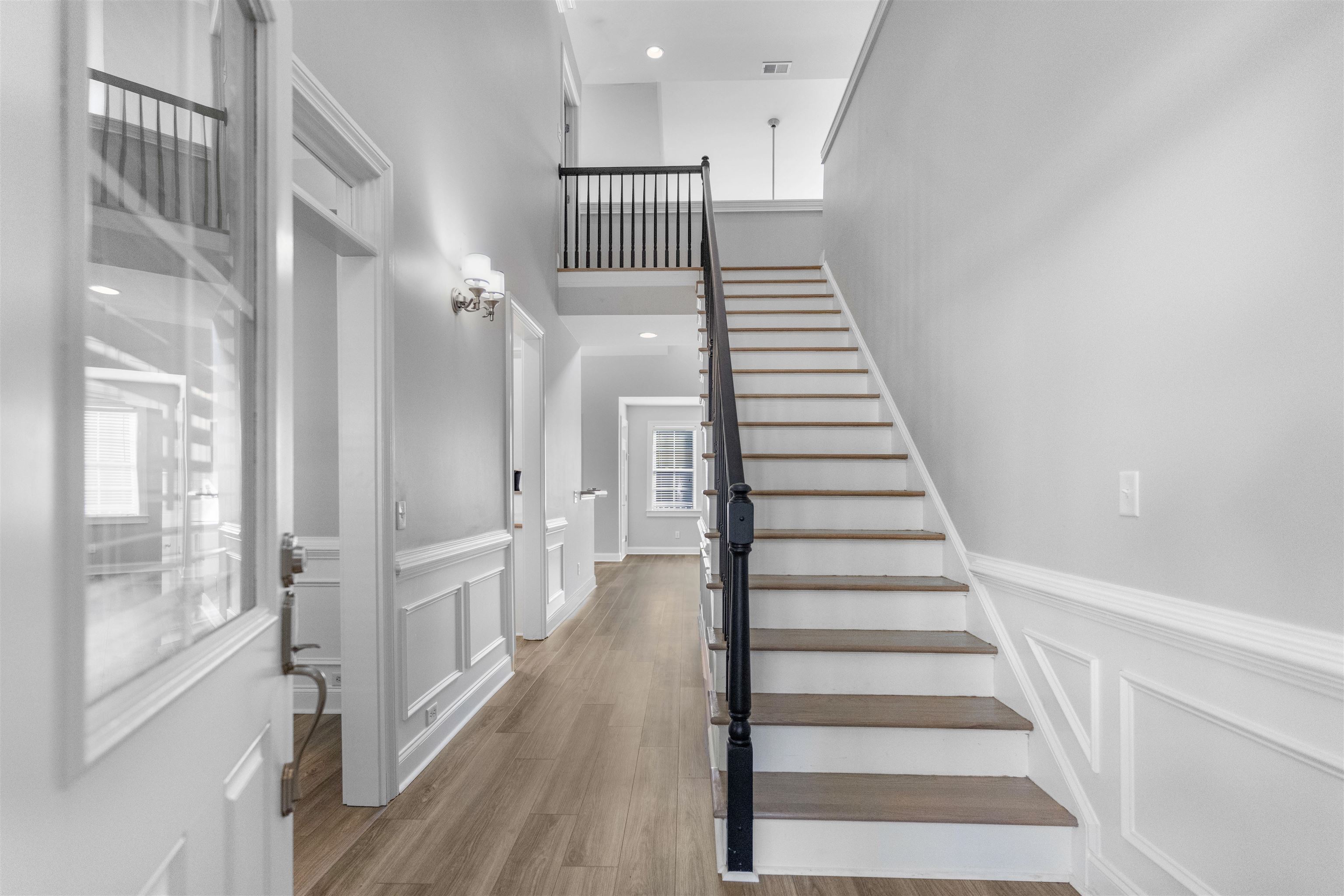 1100 MIRA VISTA COVE