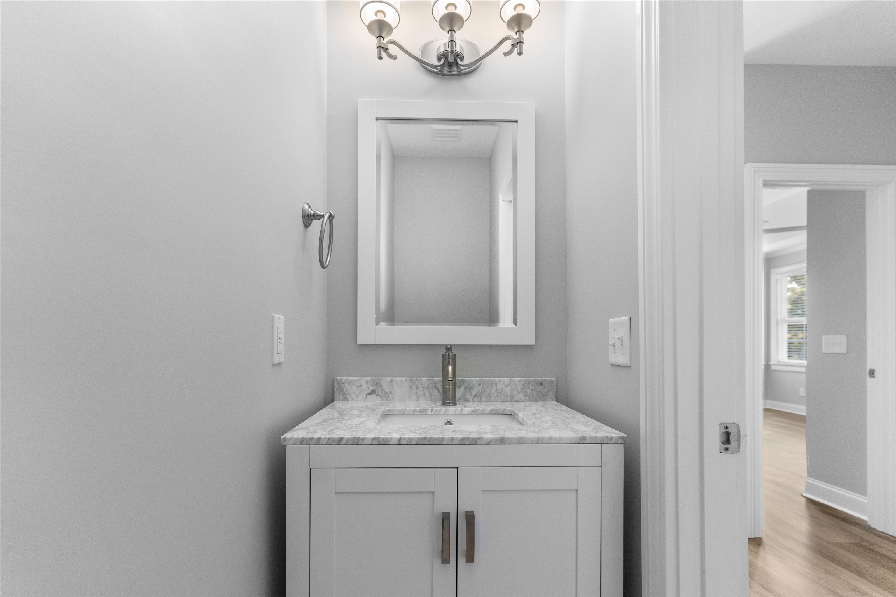 1100 MIRA VISTA COVE