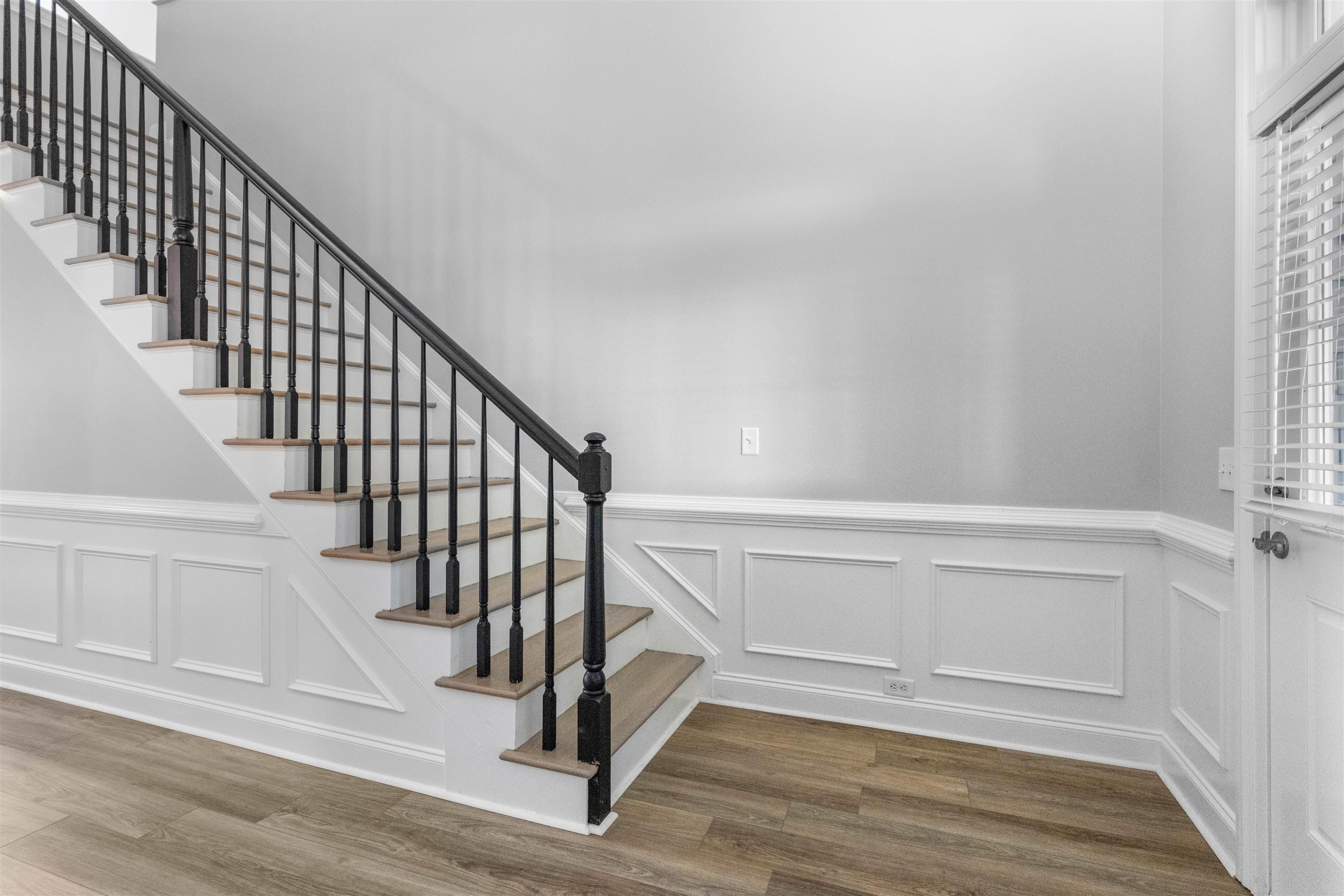 1100 MIRA VISTA COVE