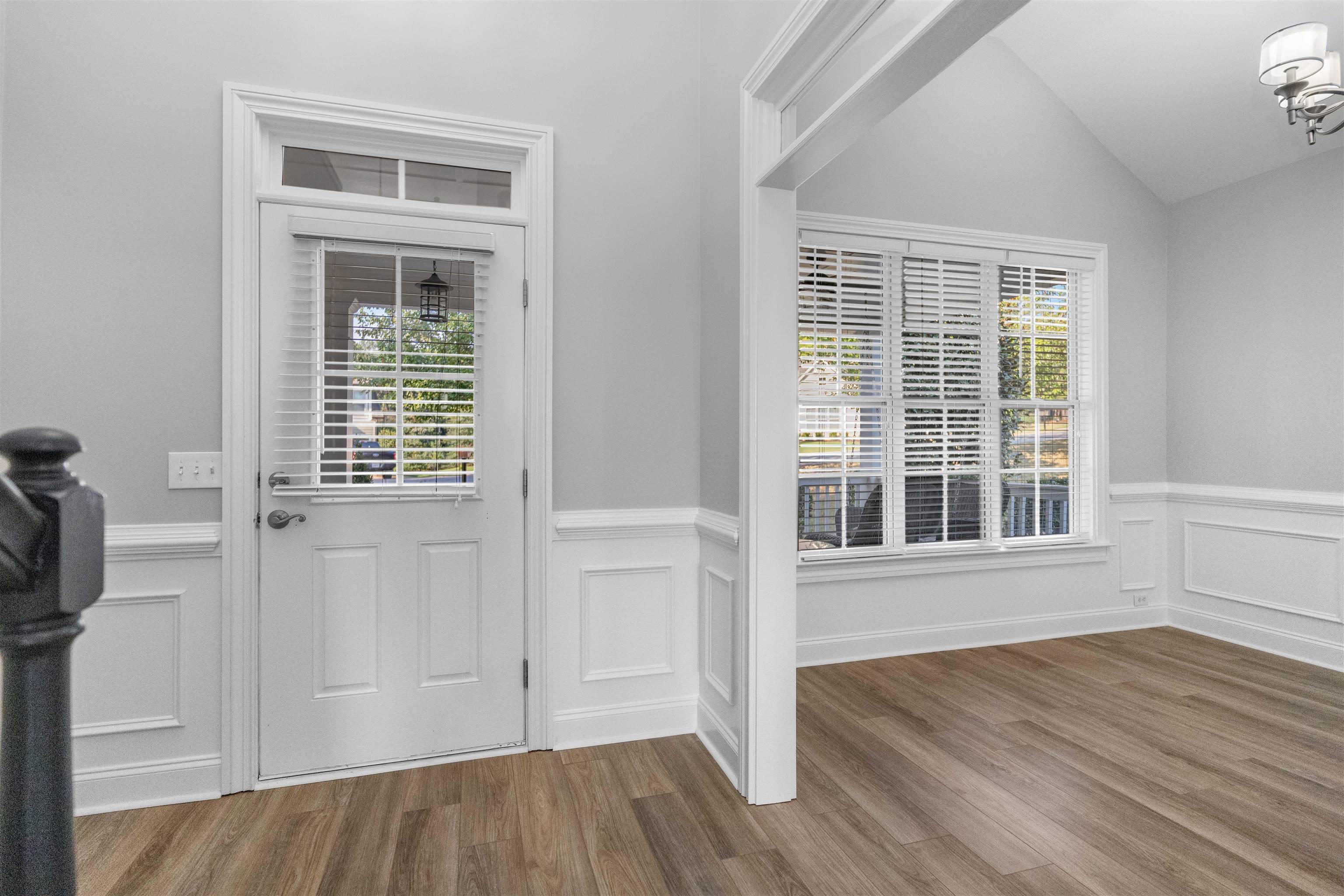1100 MIRA VISTA COVE