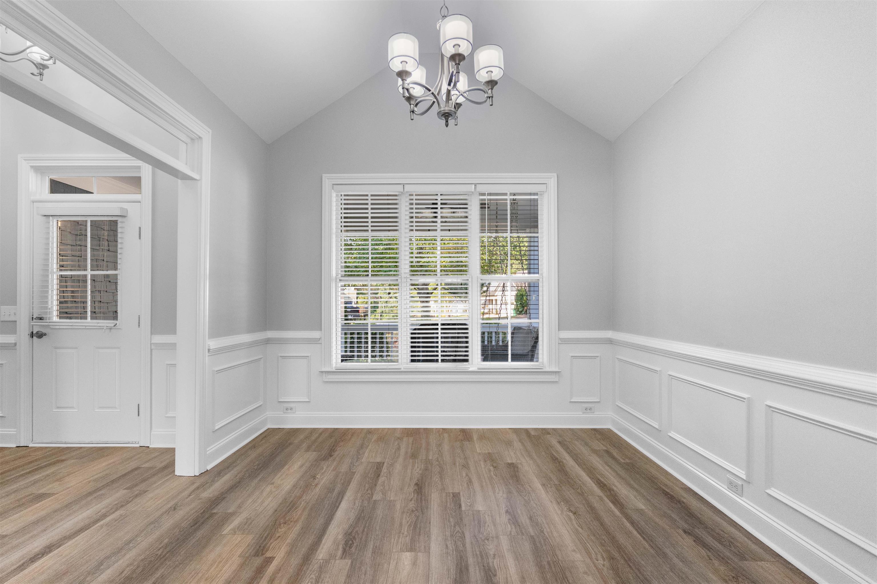 1100 MIRA VISTA COVE