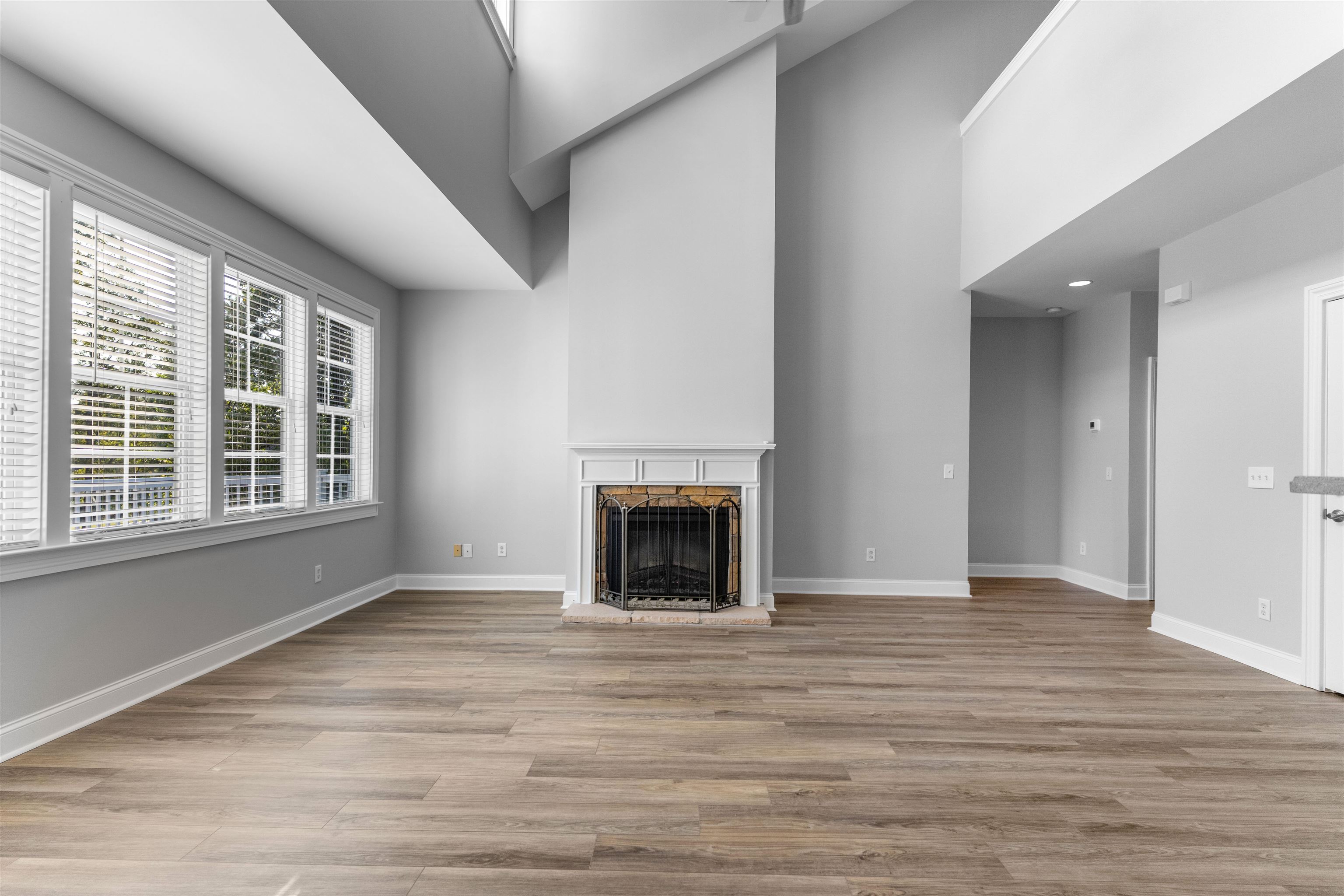 1100 MIRA VISTA COVE