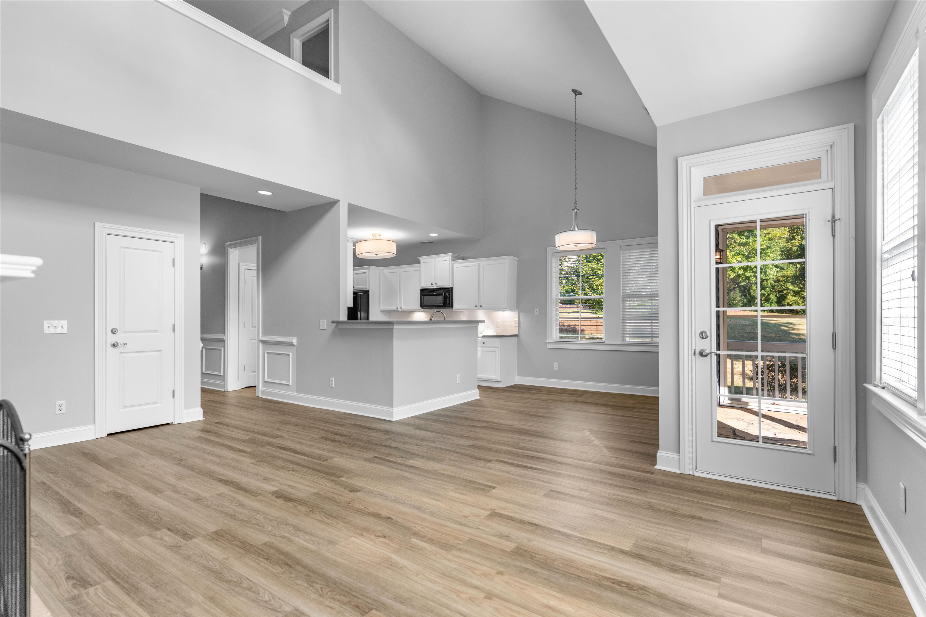 1100 MIRA VISTA COVE