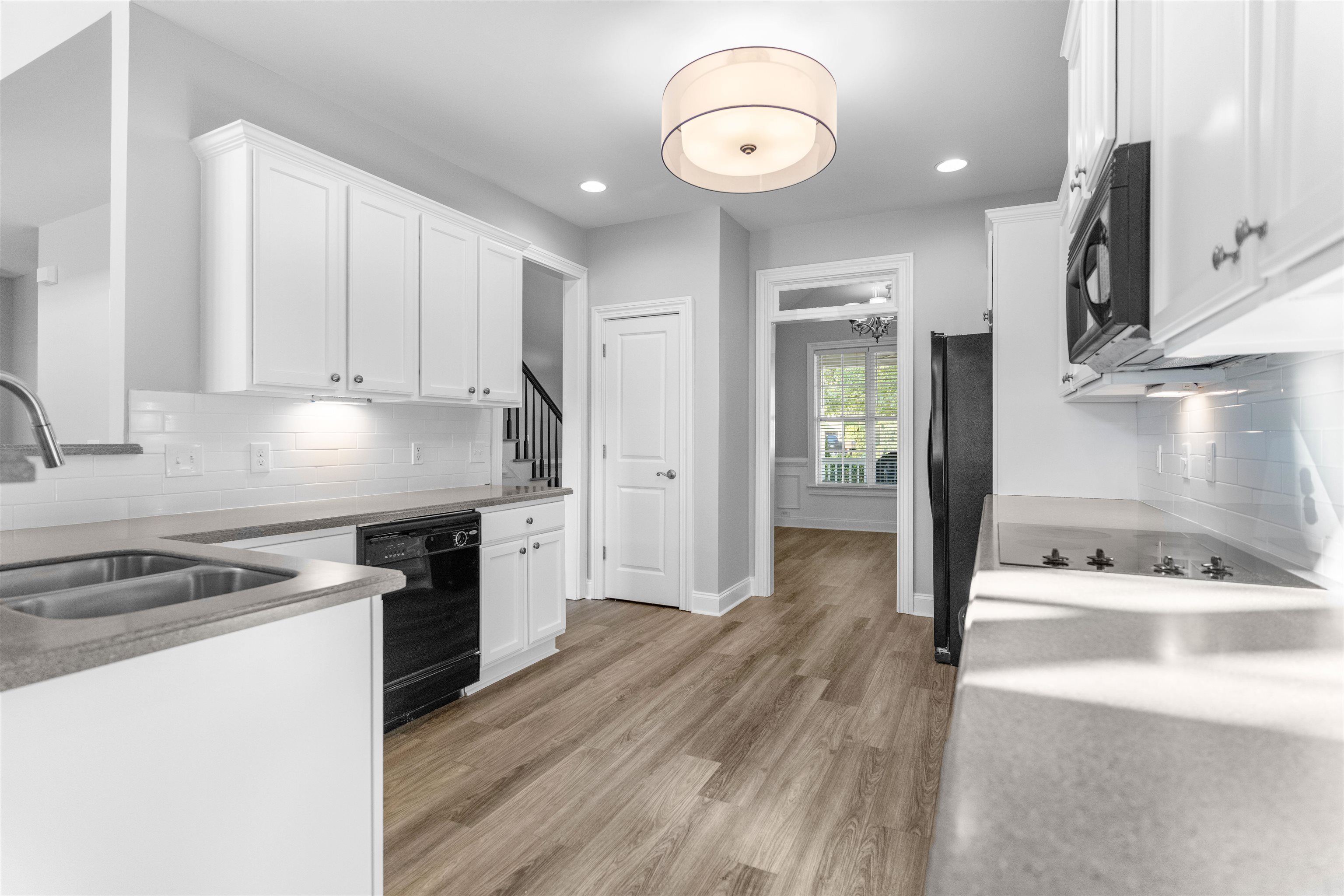 1100 MIRA VISTA COVE