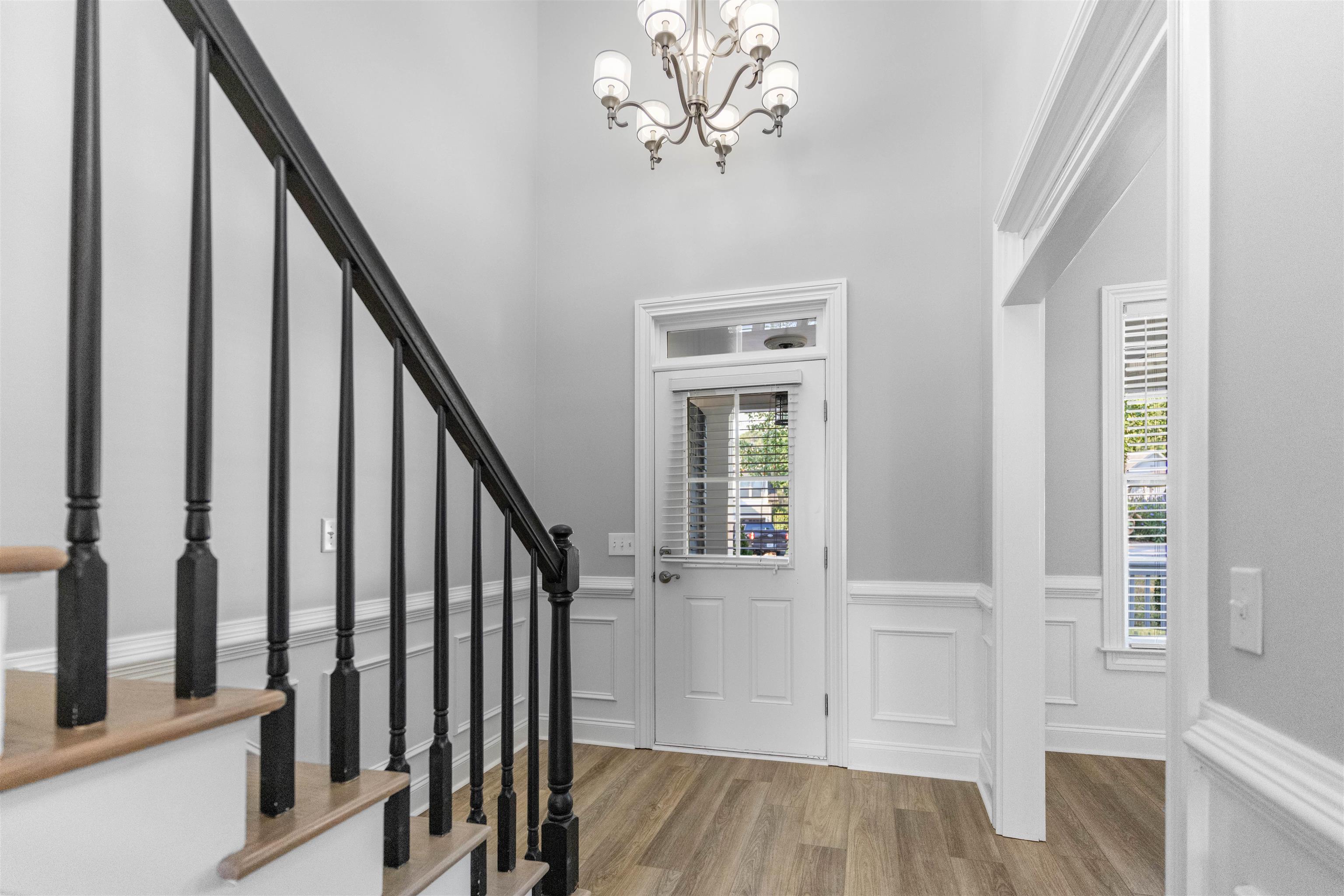 1100 MIRA VISTA COVE