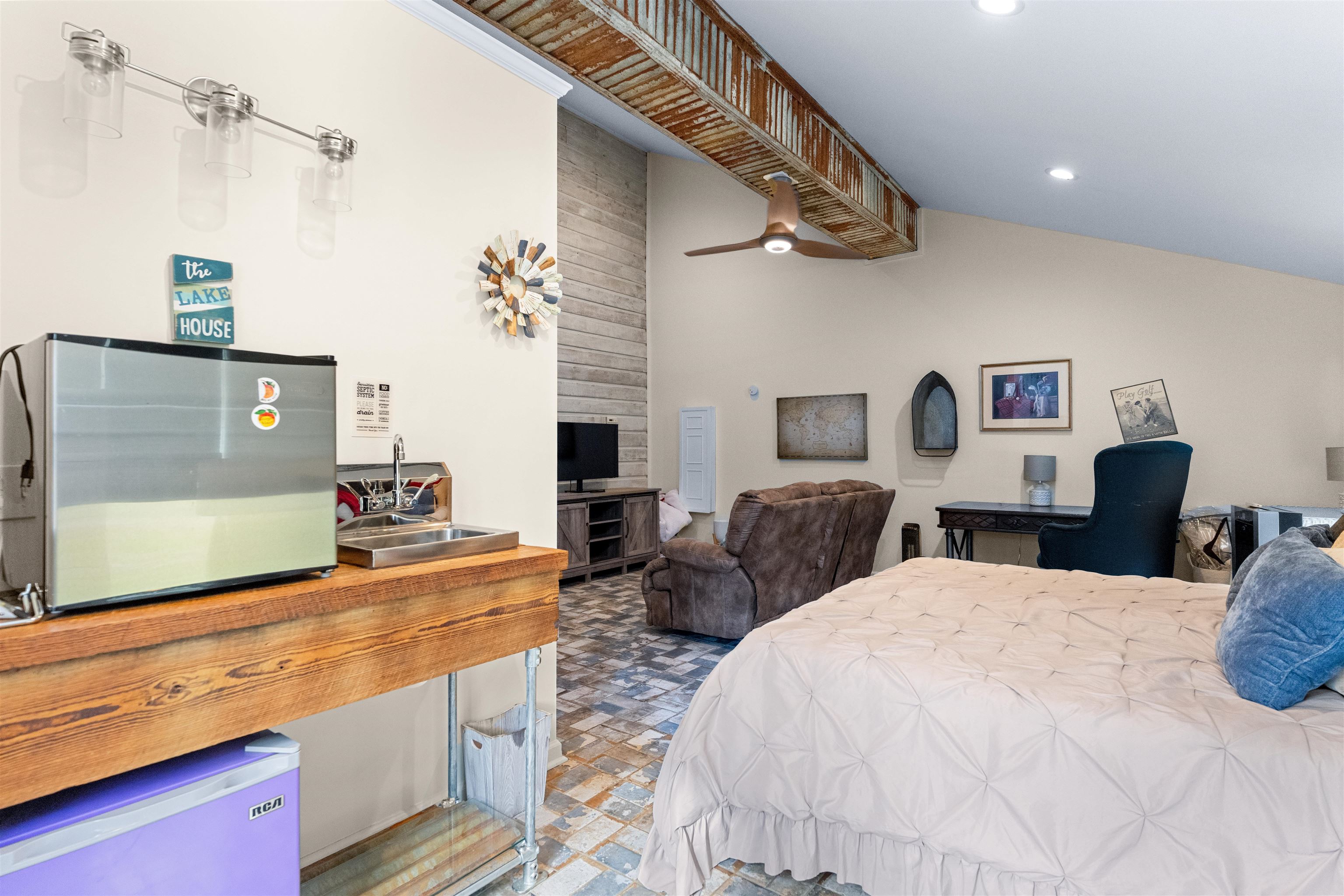 155 ADMIRALITY WAY