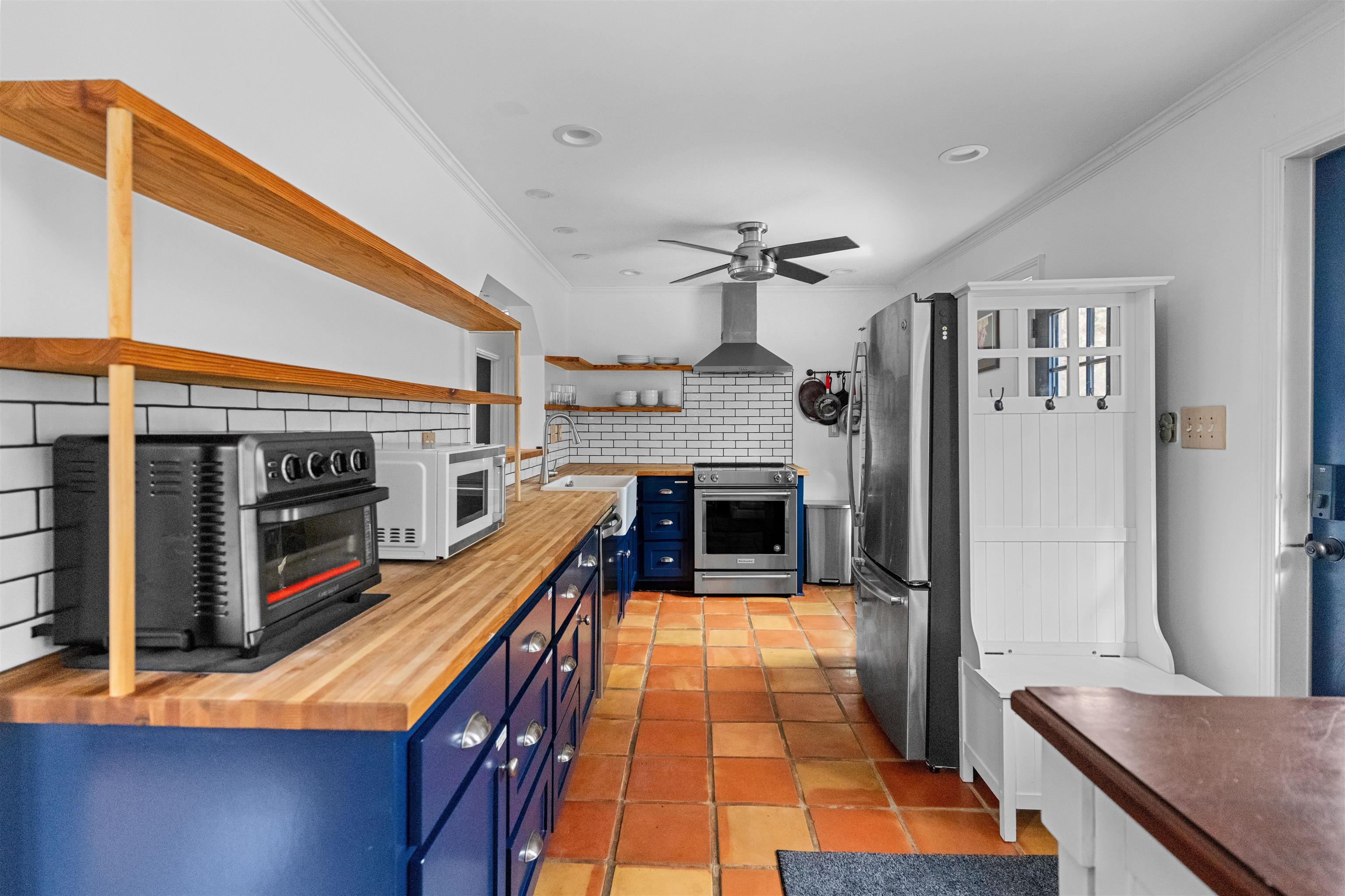 155 ADMIRALITY WAY