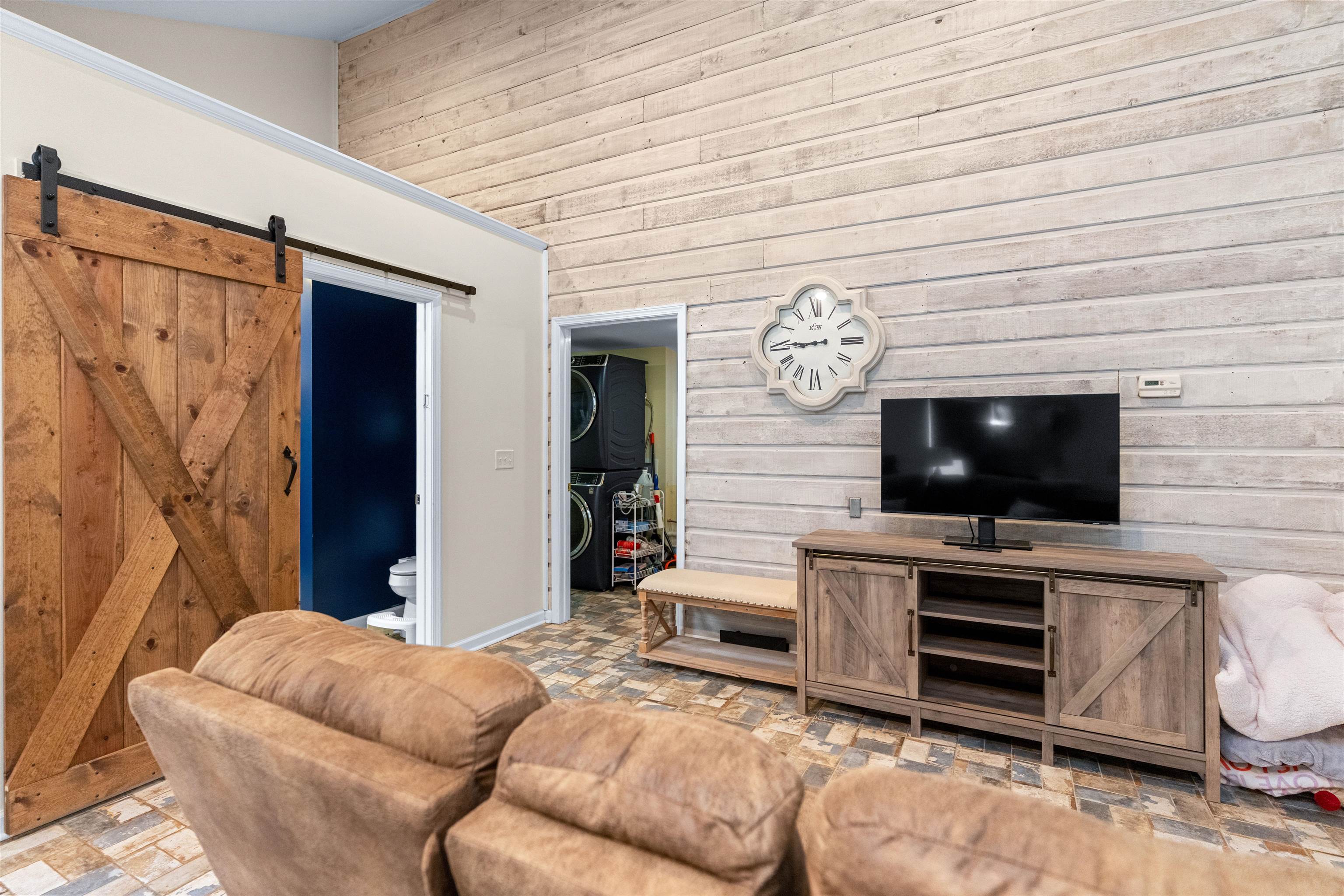 155 ADMIRALITY WAY