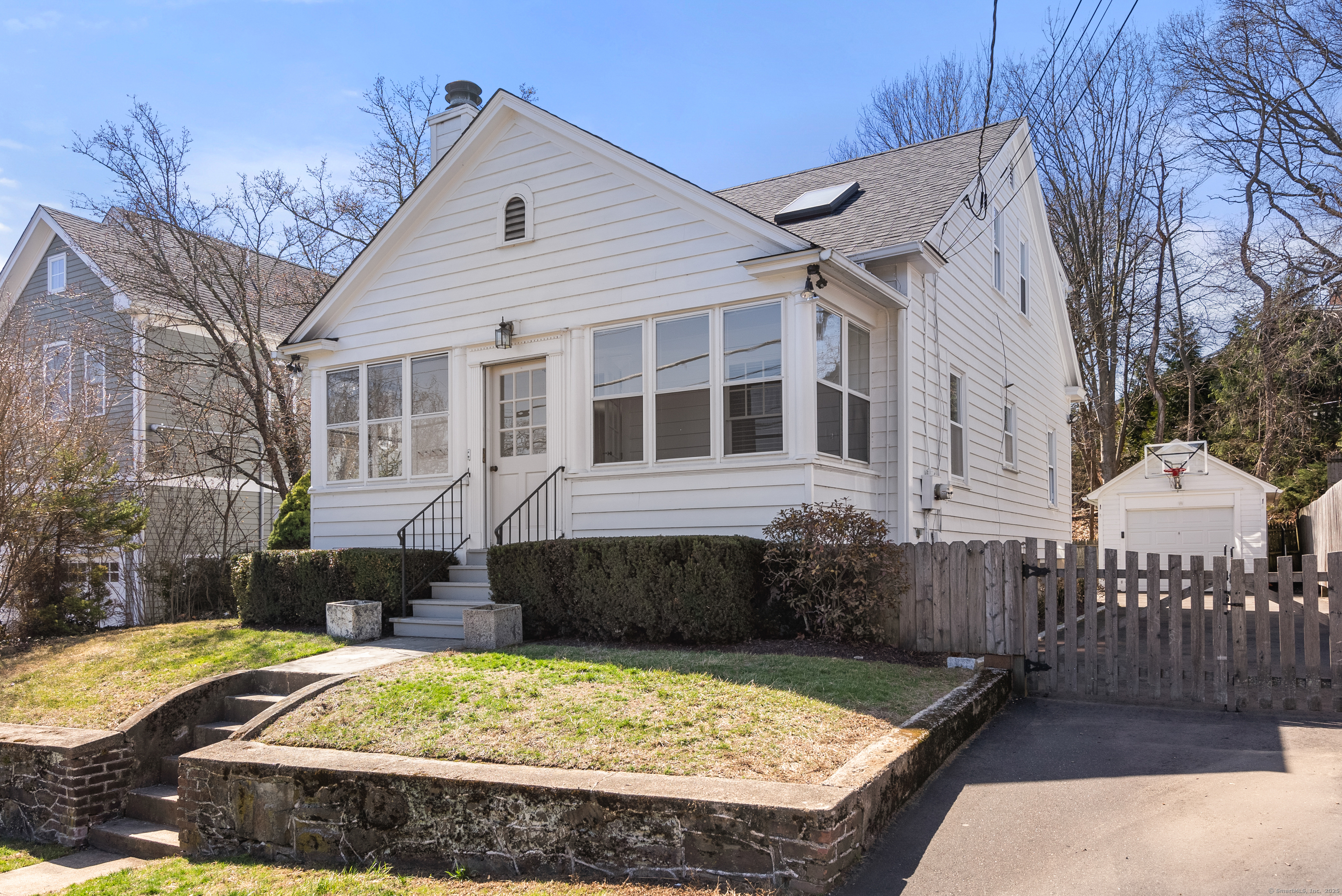 185 Woodrow Avenue